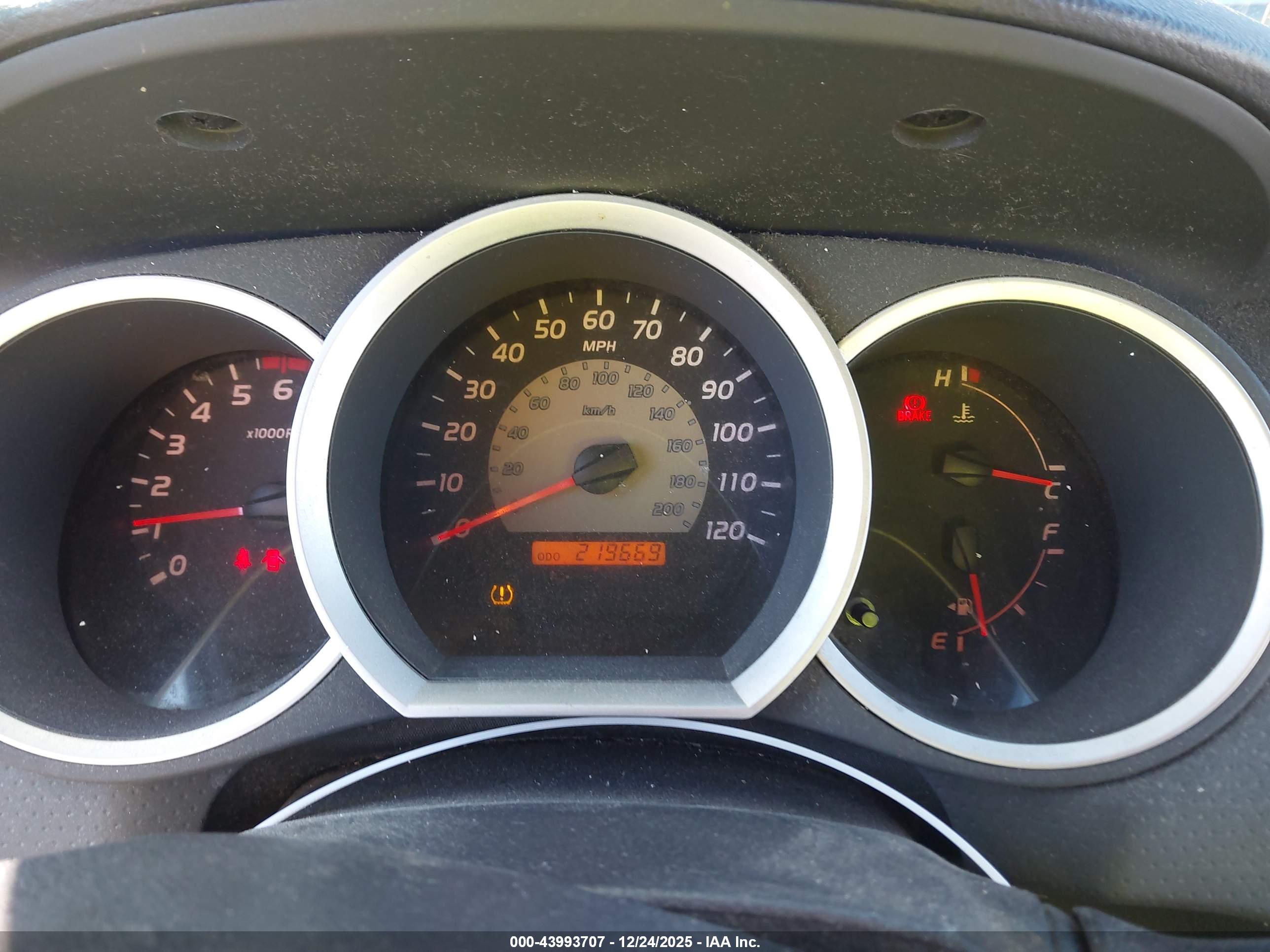TOYOTA TACOMA image 7