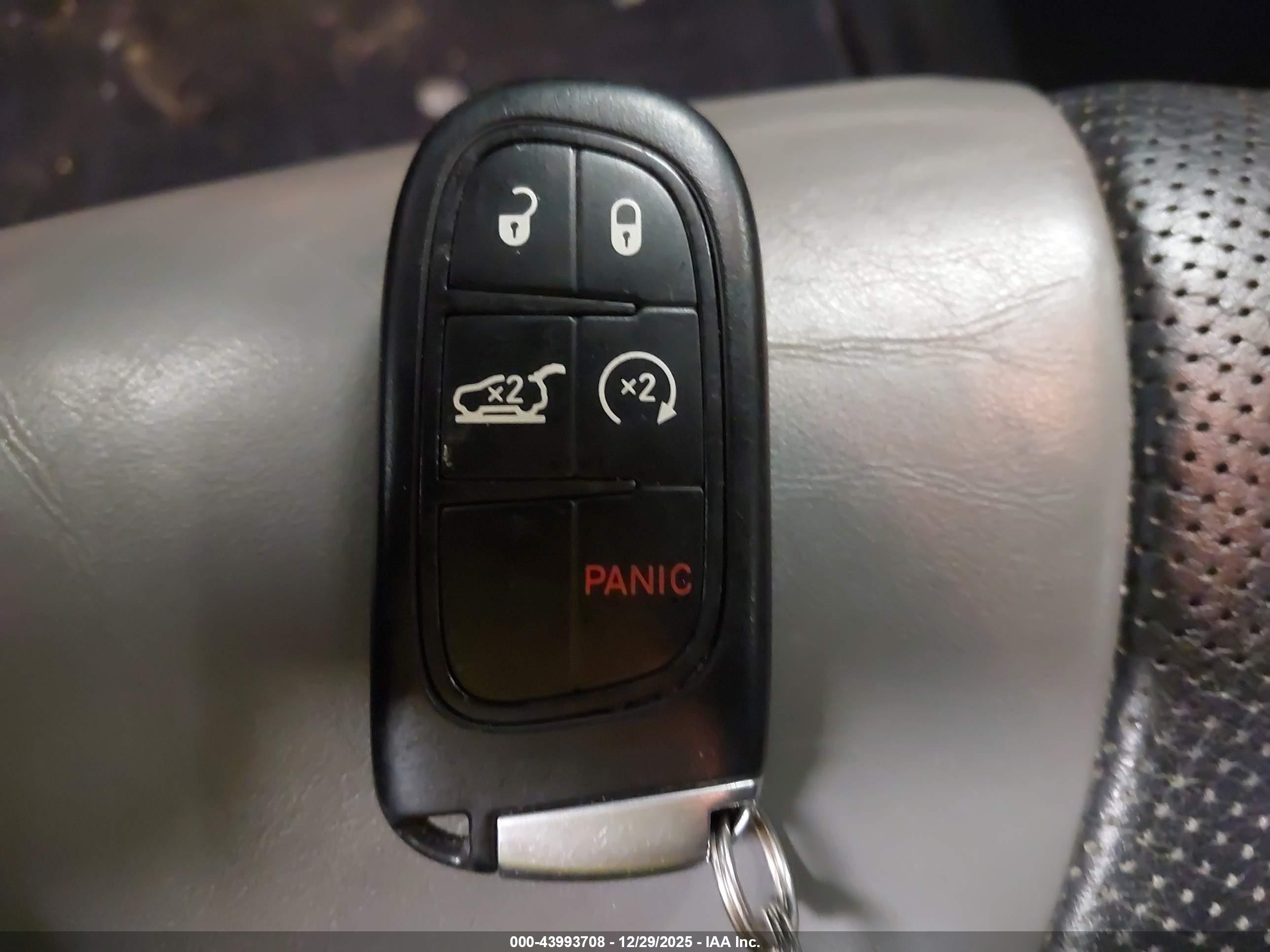 JEEP CHEROKEE image 11