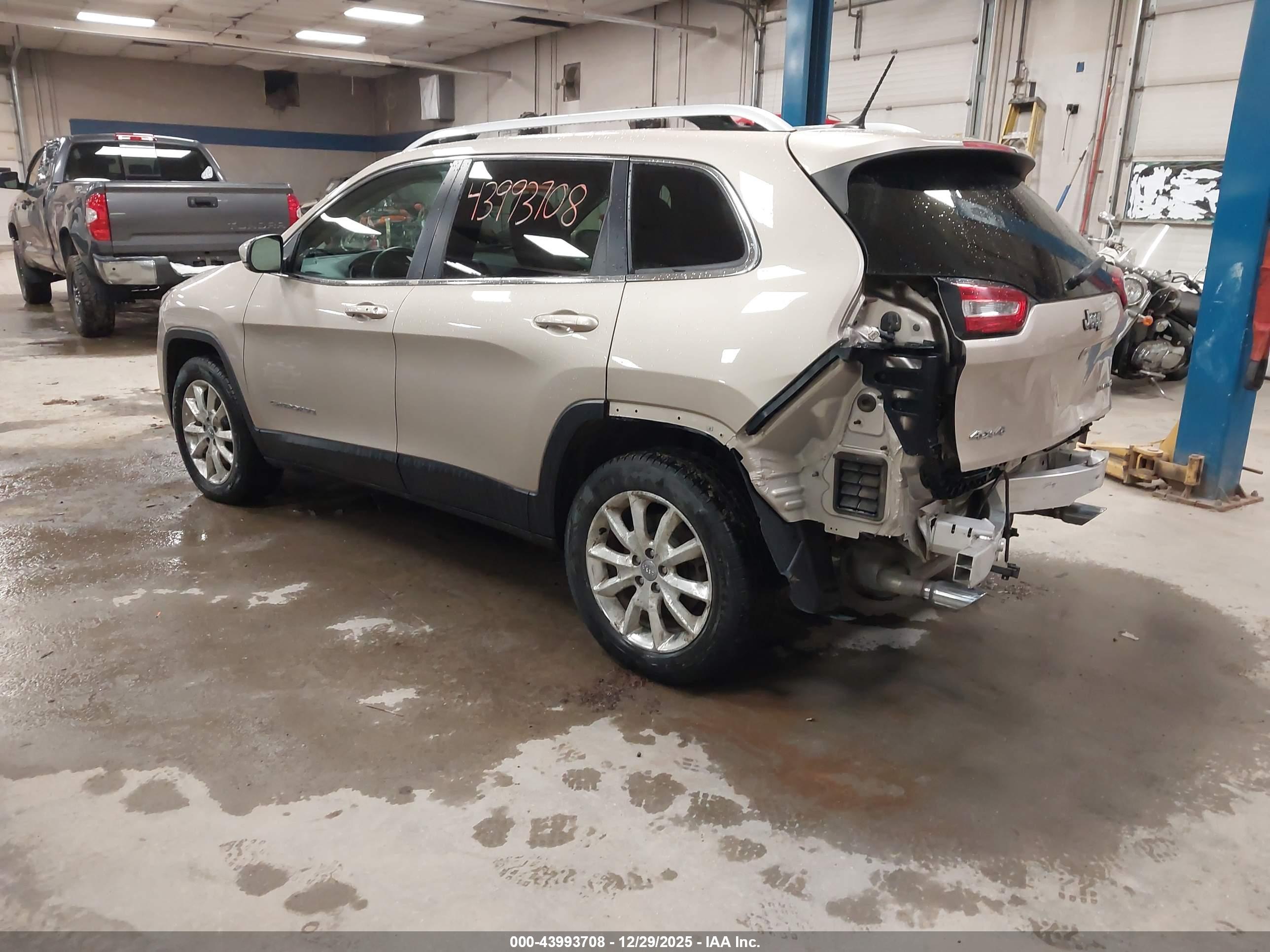 JEEP CHEROKEE image 3