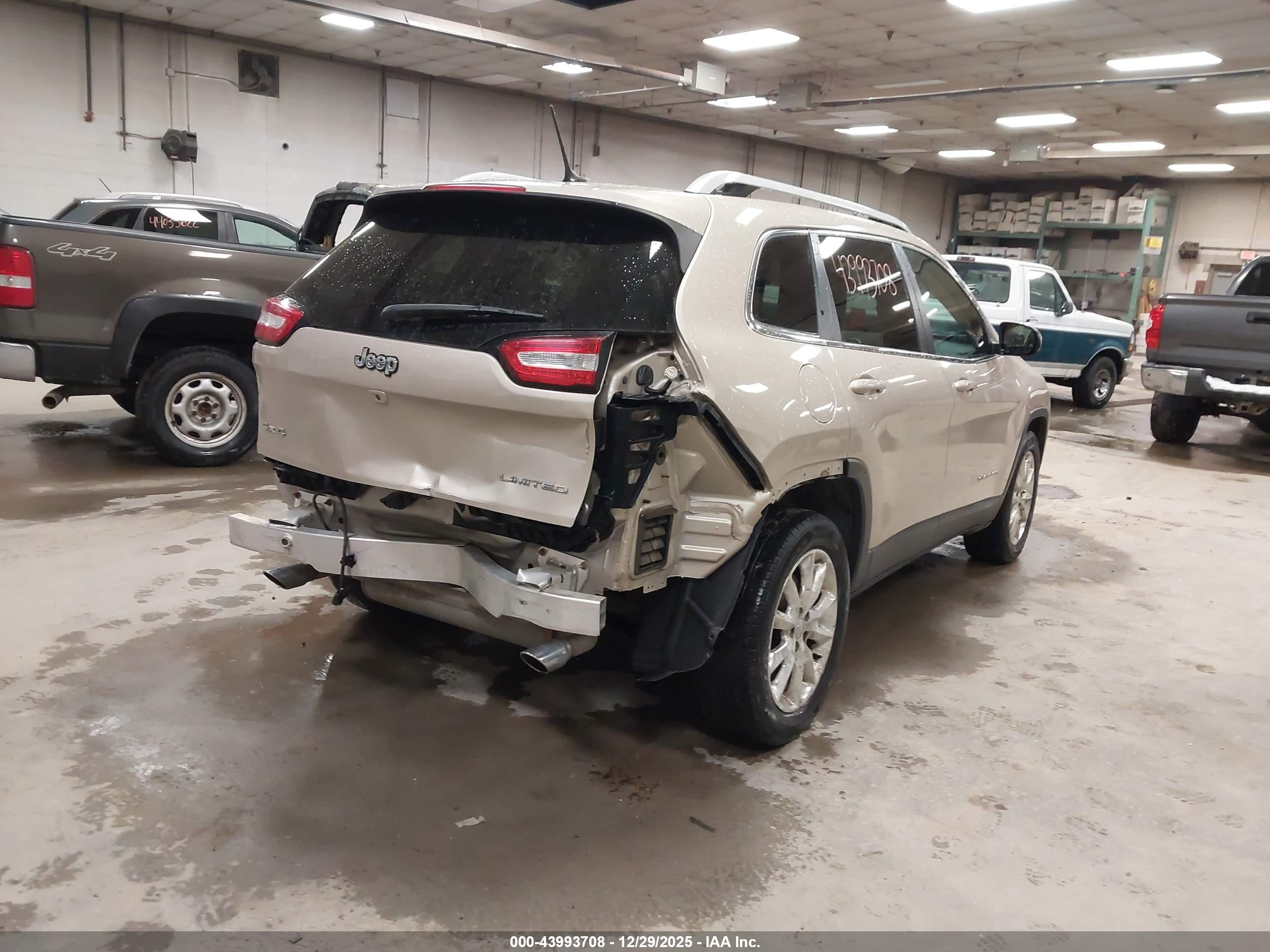 JEEP CHEROKEE image 4