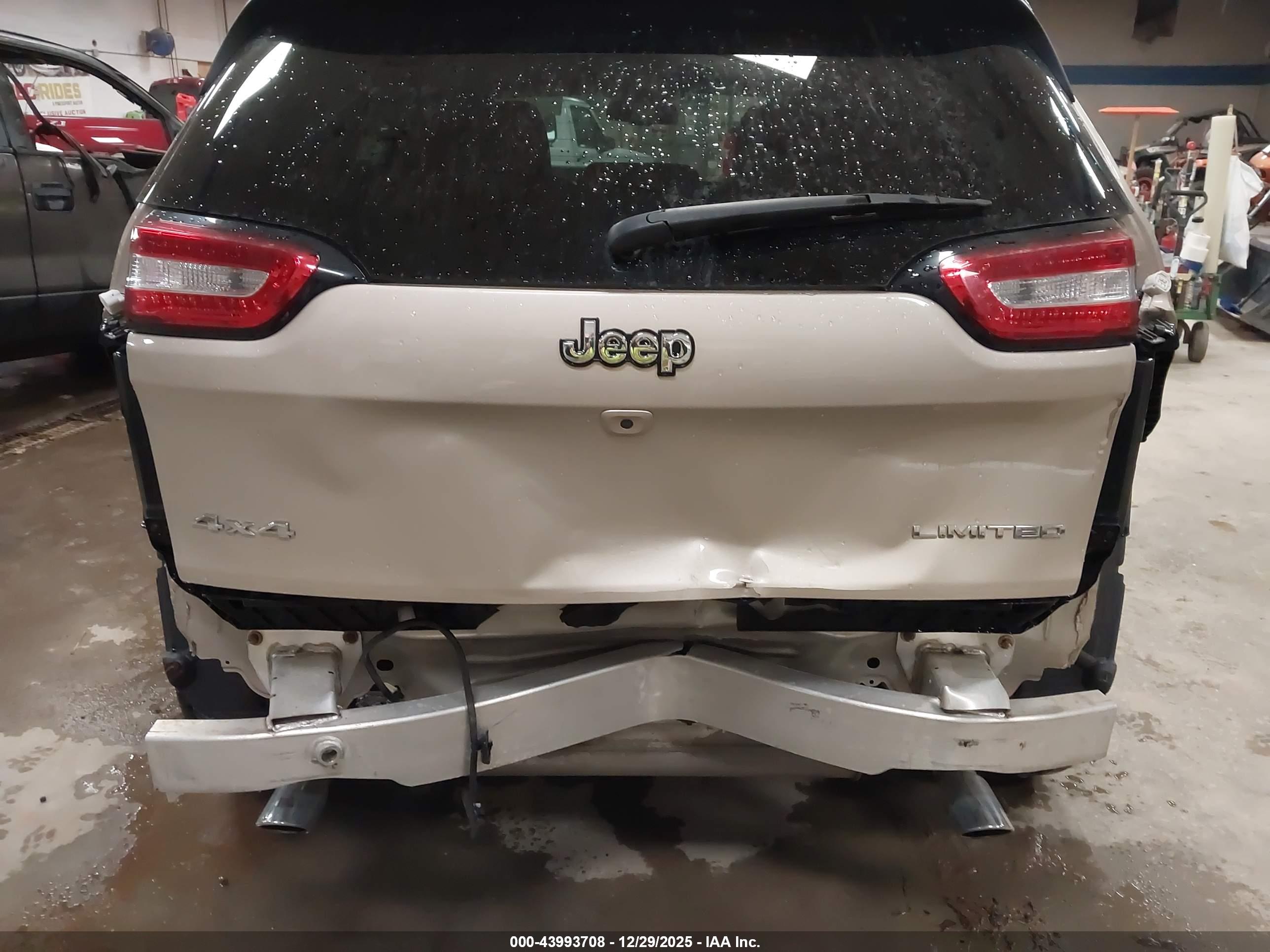 JEEP CHEROKEE image 6