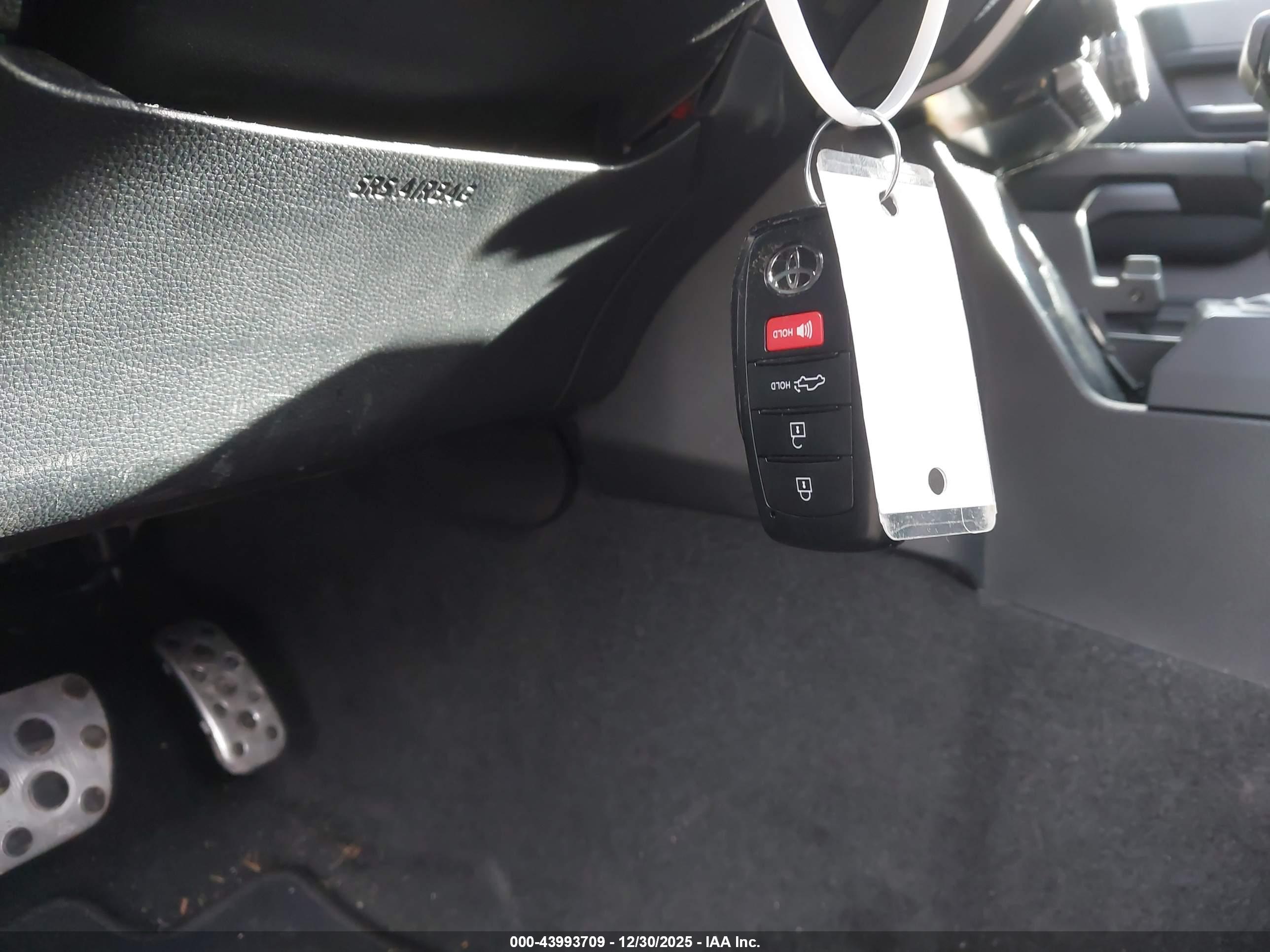 TOYOTA TACOMA image 11