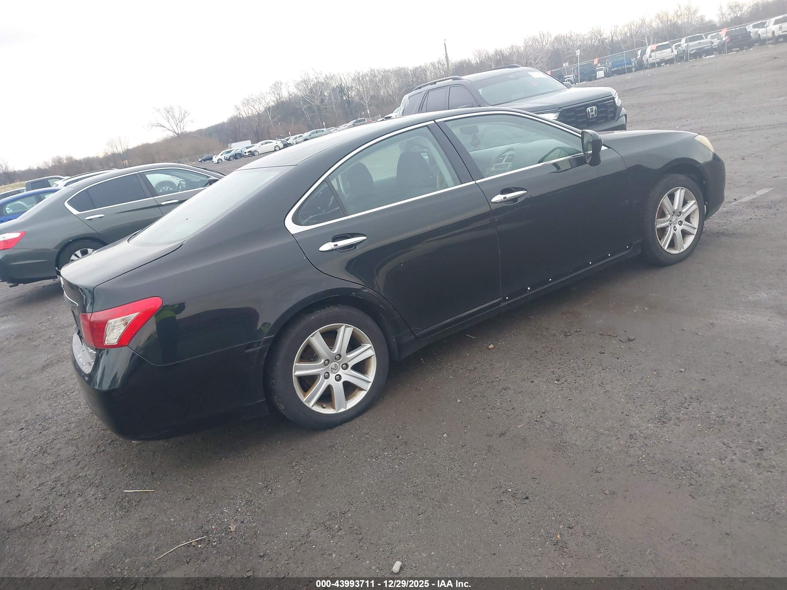 LEXUS ES image 4