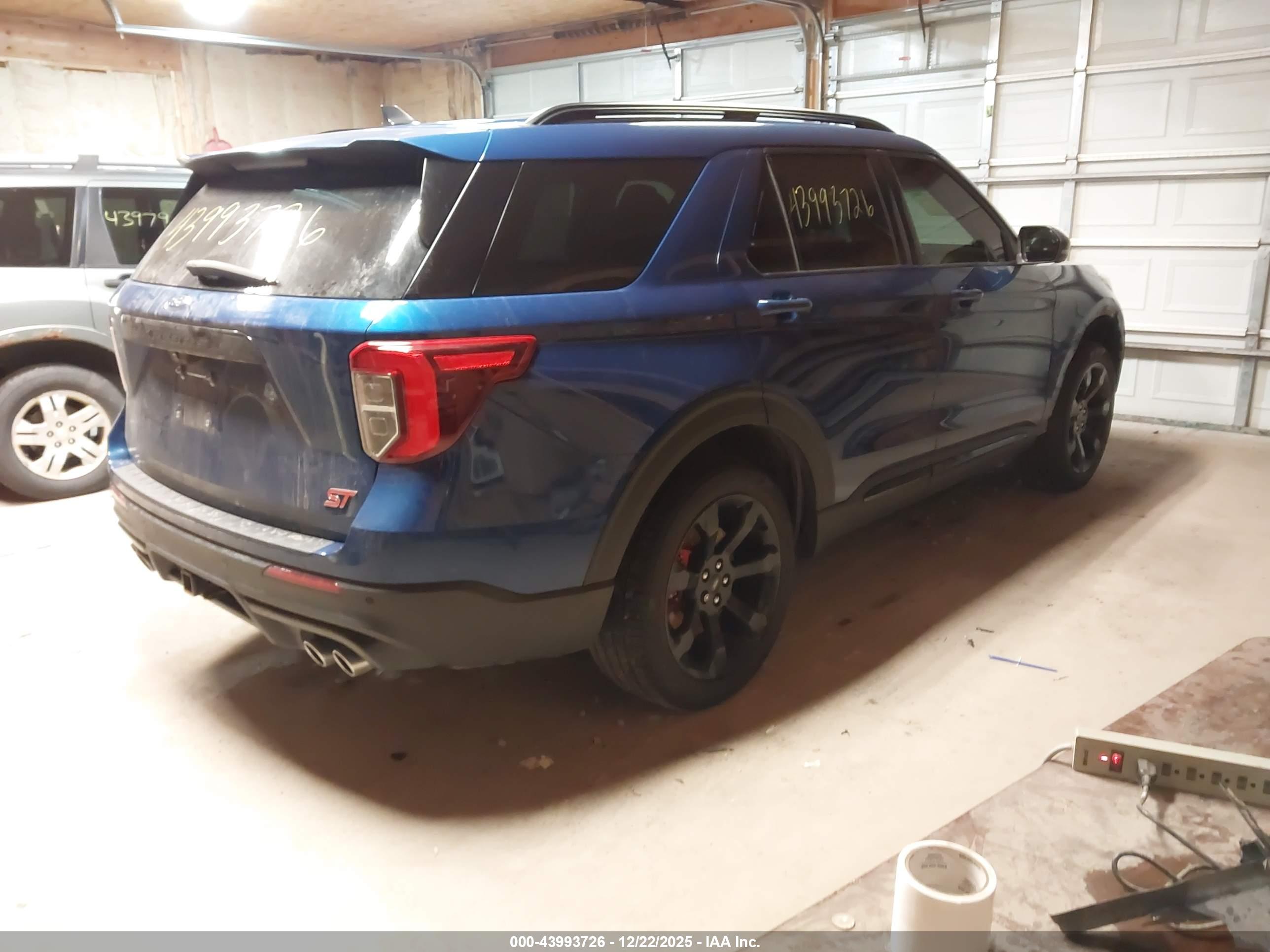 FORD EXPLORER image 4