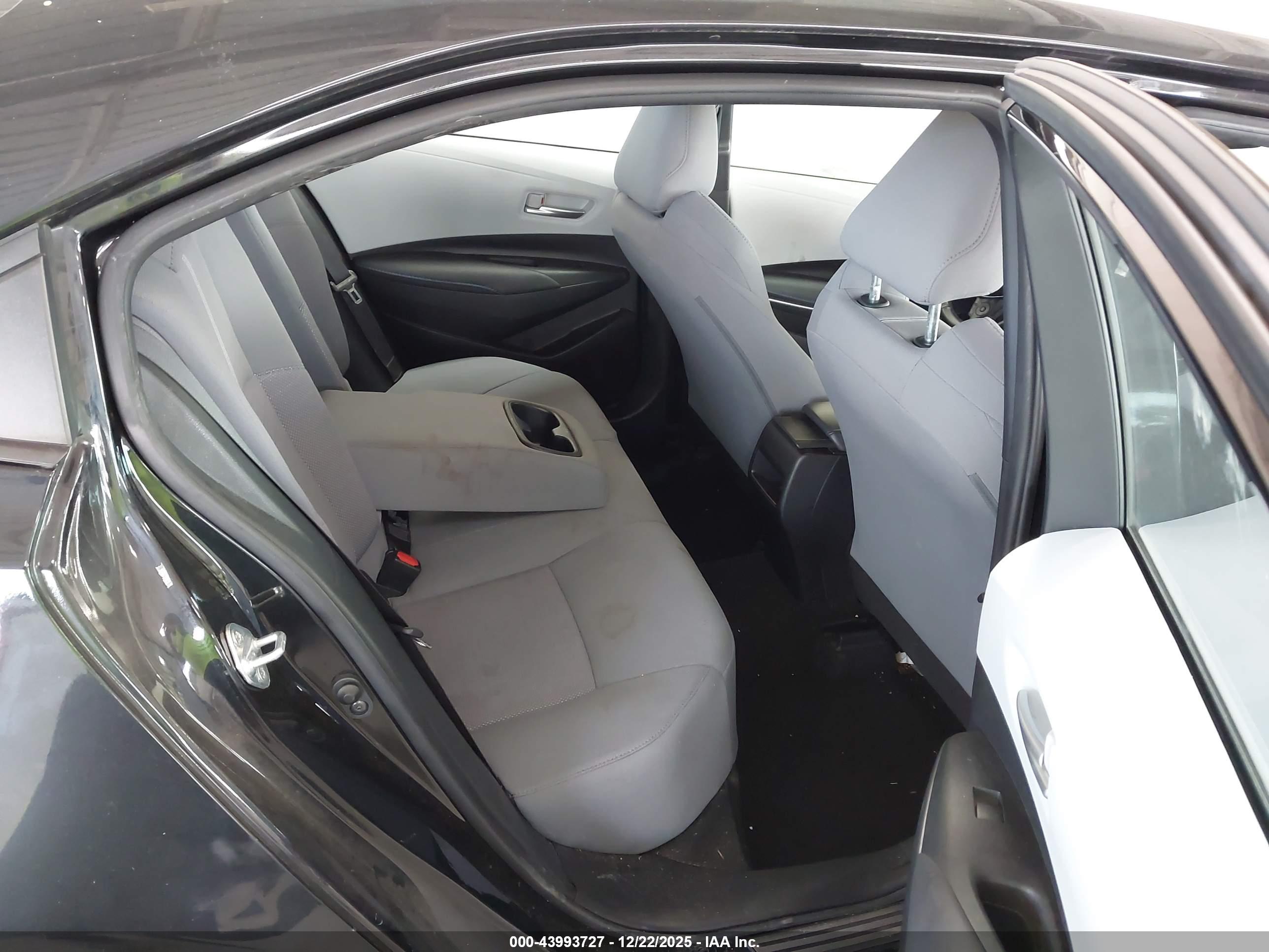 TOYOTA COROLLA image 8