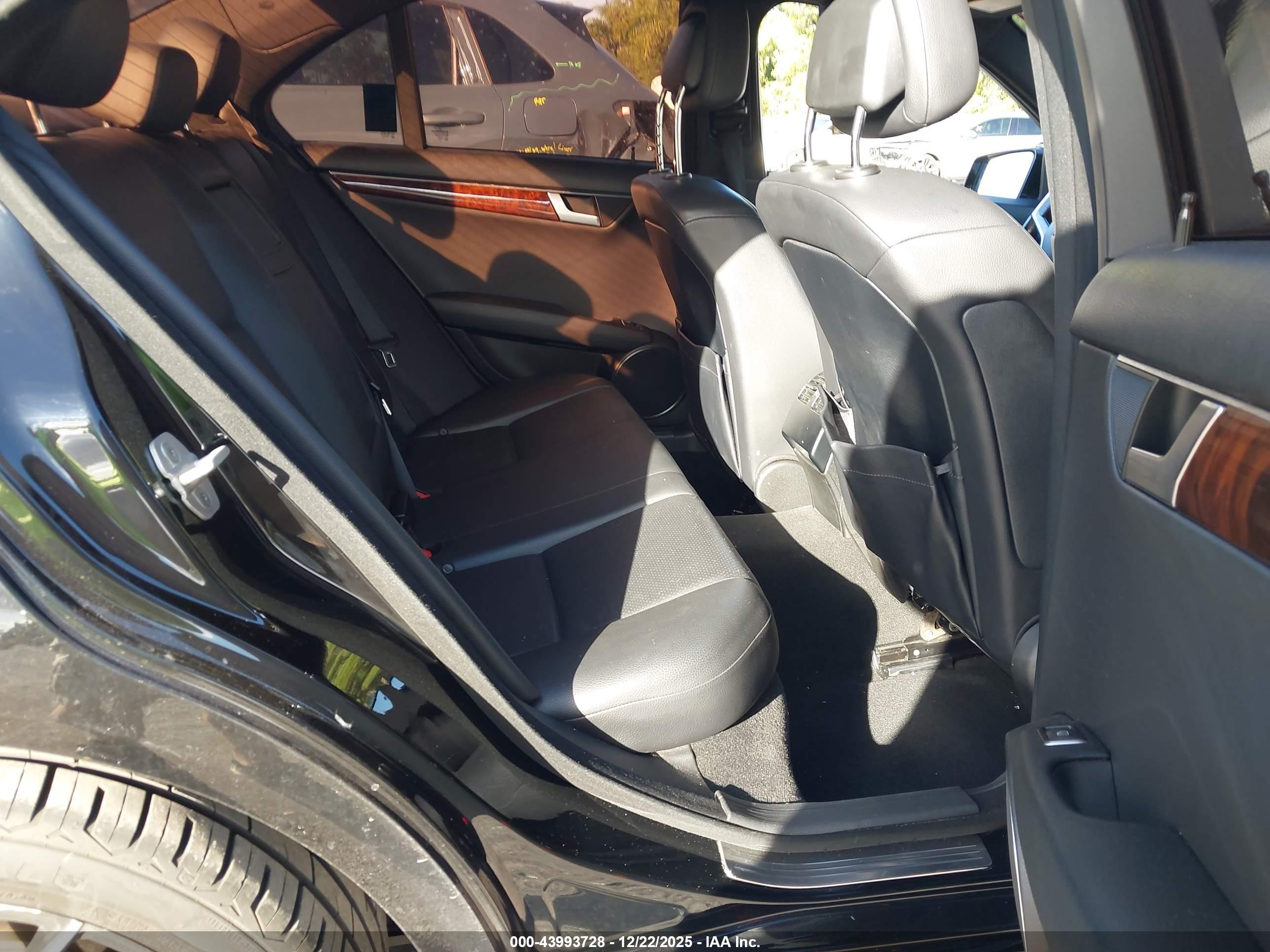 MERCEDES-BENZ C image 8