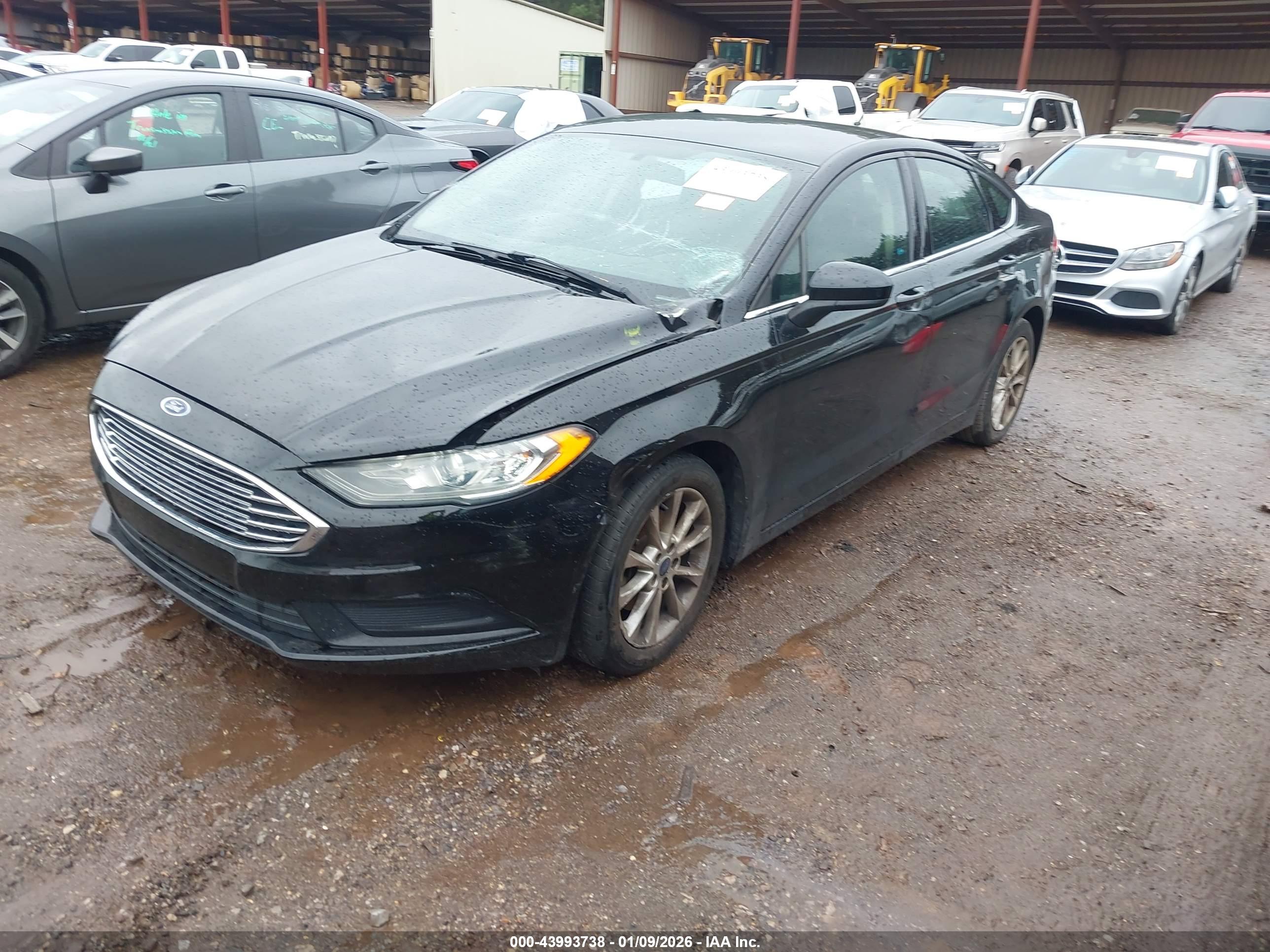 FORD FUSION image 2
