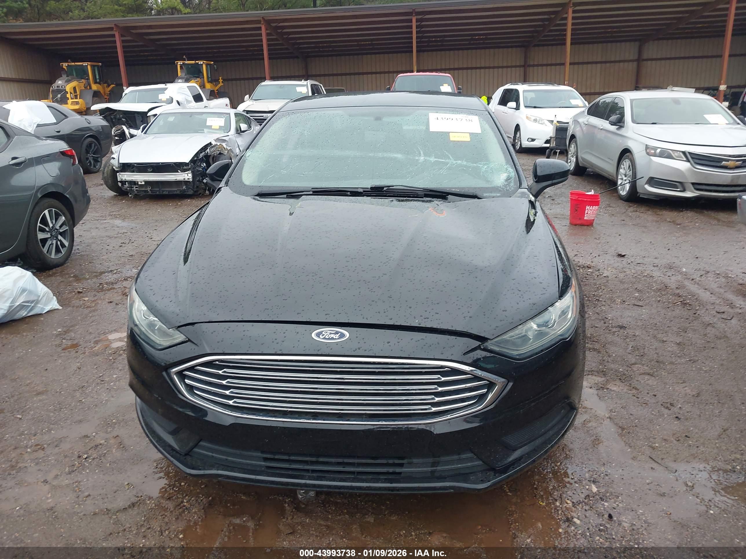 FORD FUSION image 6