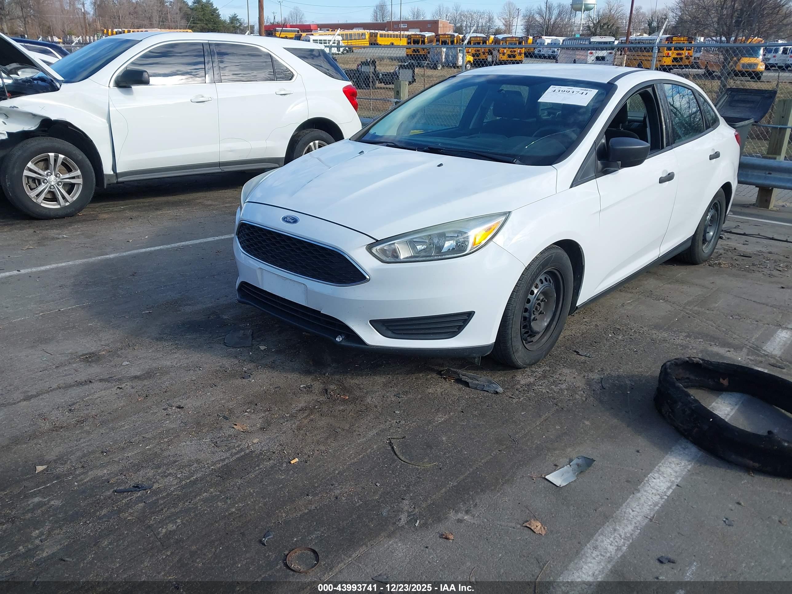 FORD FOCUS image 2