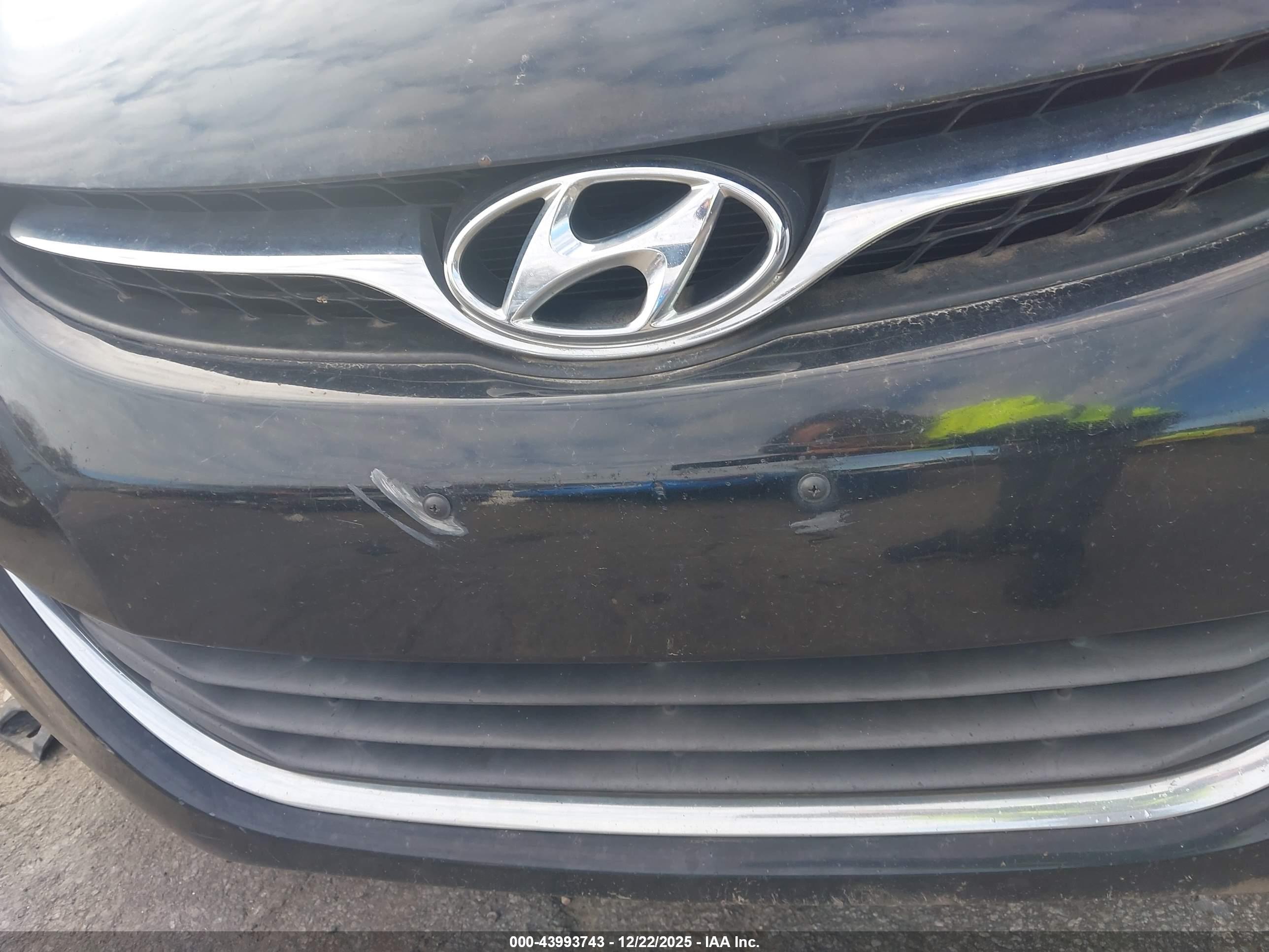 HYUNDAI ELANTRA image 6