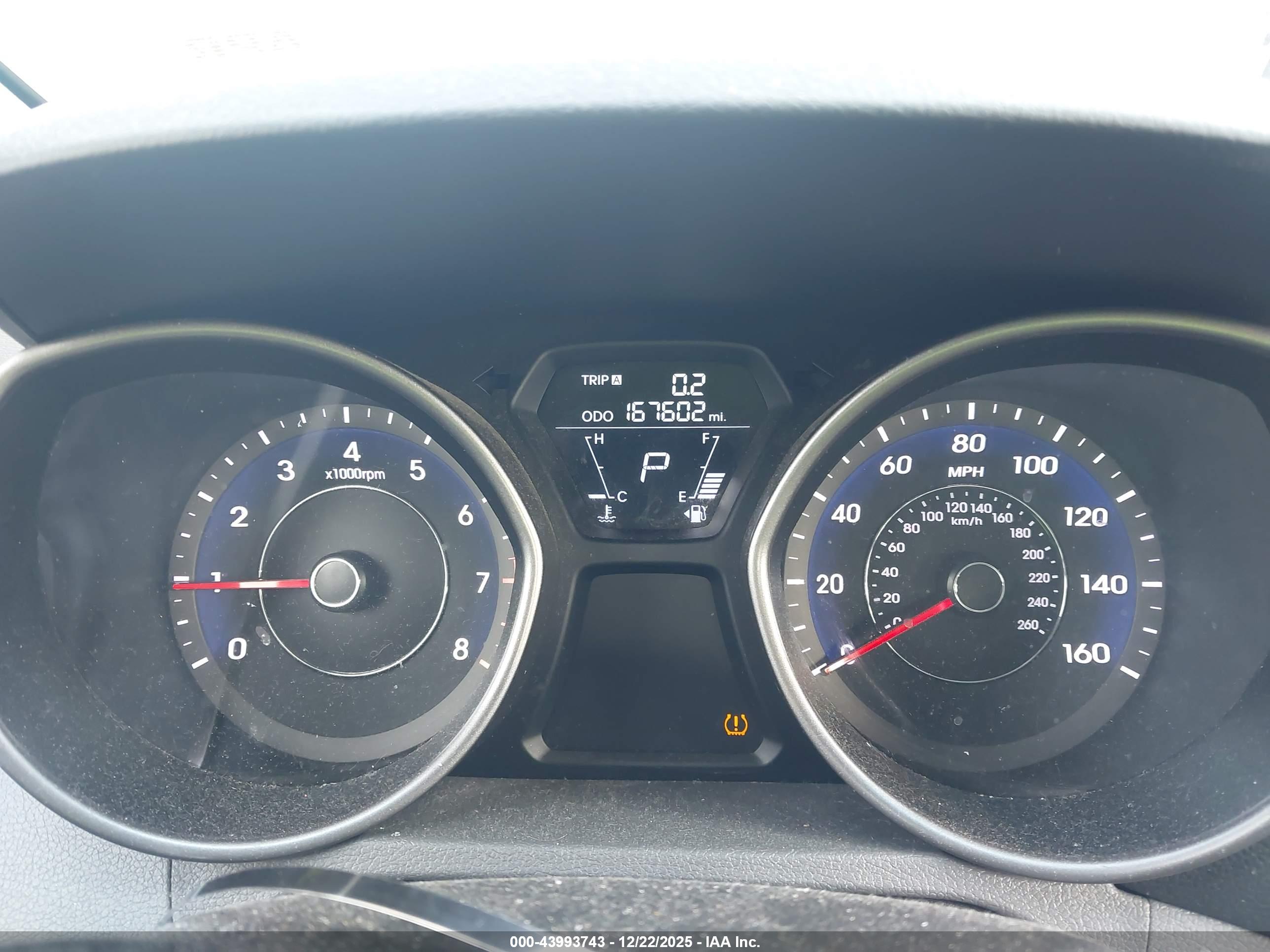 HYUNDAI ELANTRA image 7