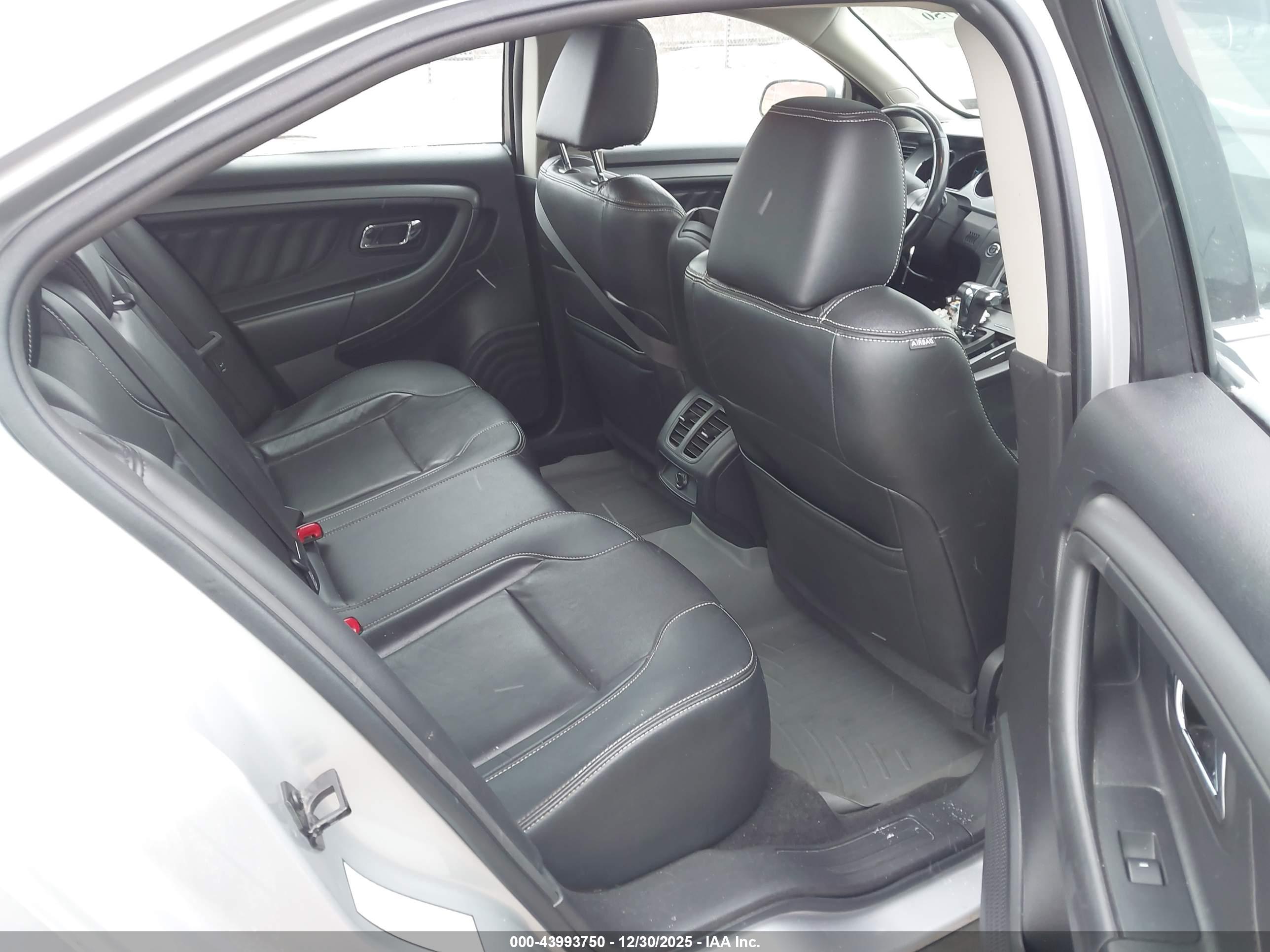 FORD TAURUS image 8