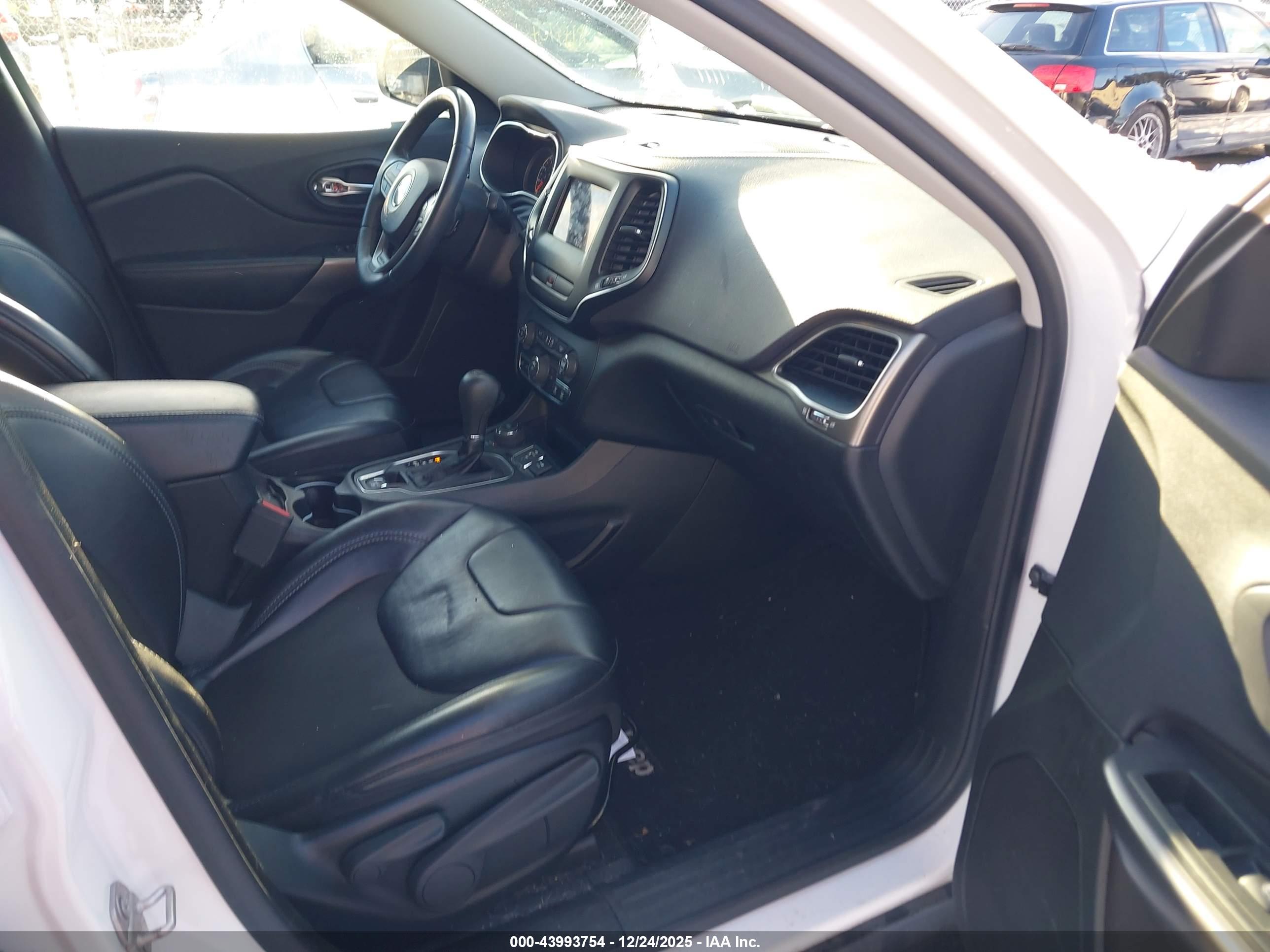 JEEP CHEROKEE image 5