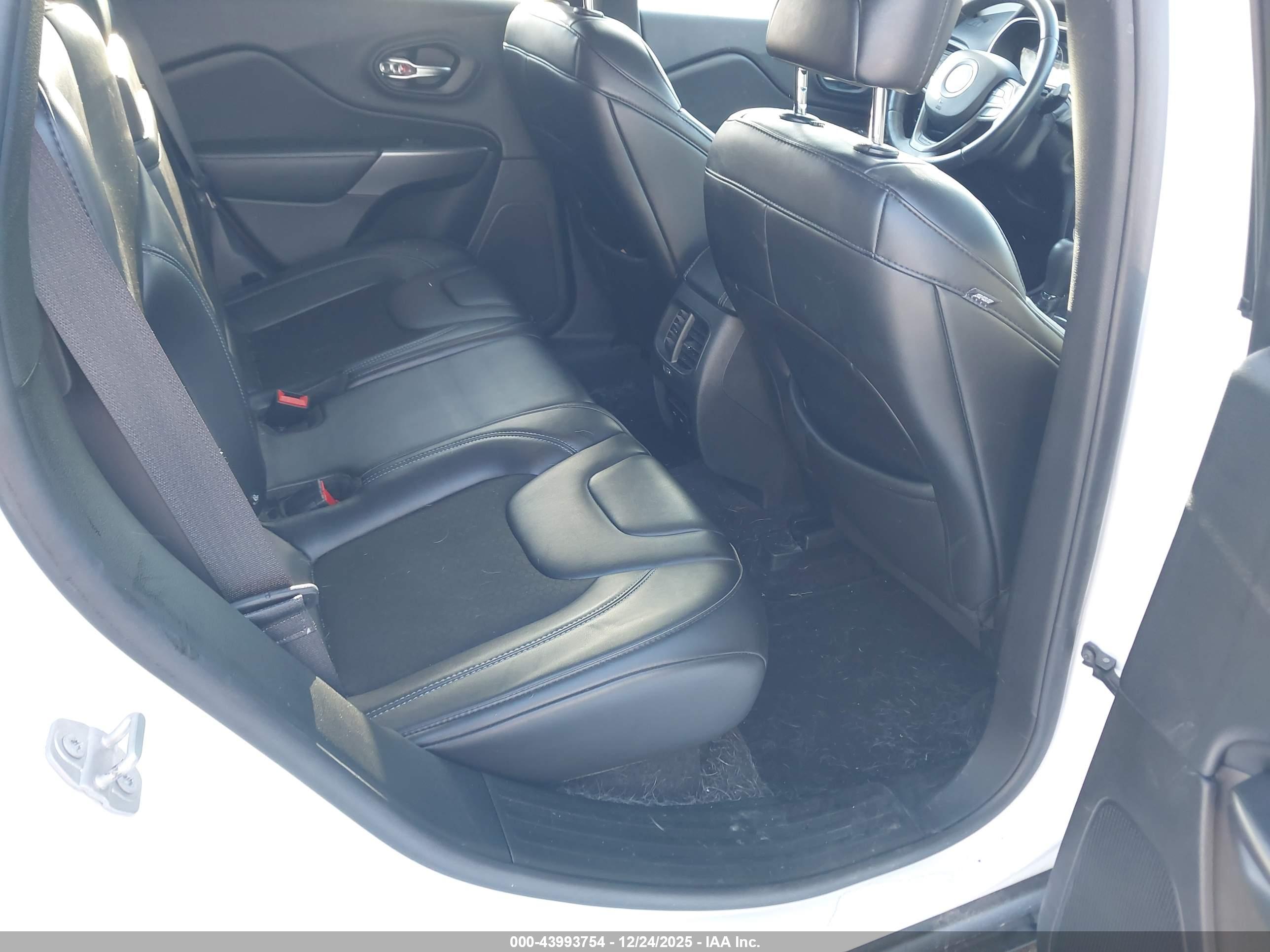 JEEP CHEROKEE image 8