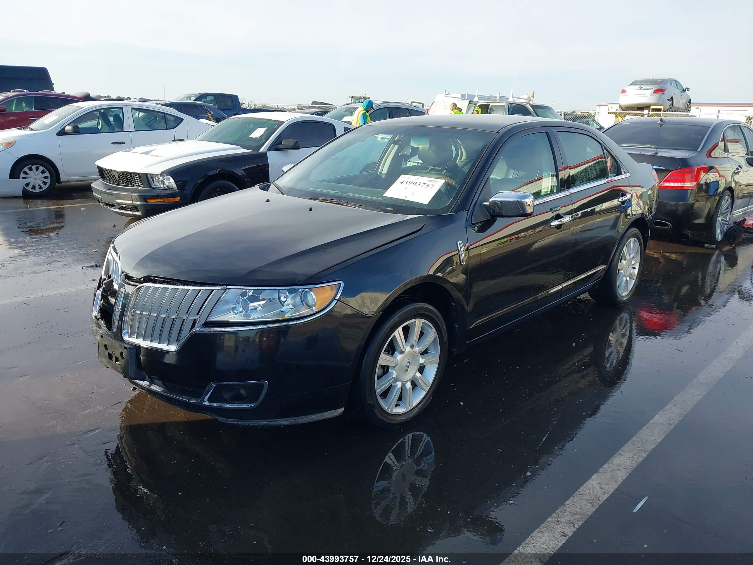 LINCOLN MKZ image 2