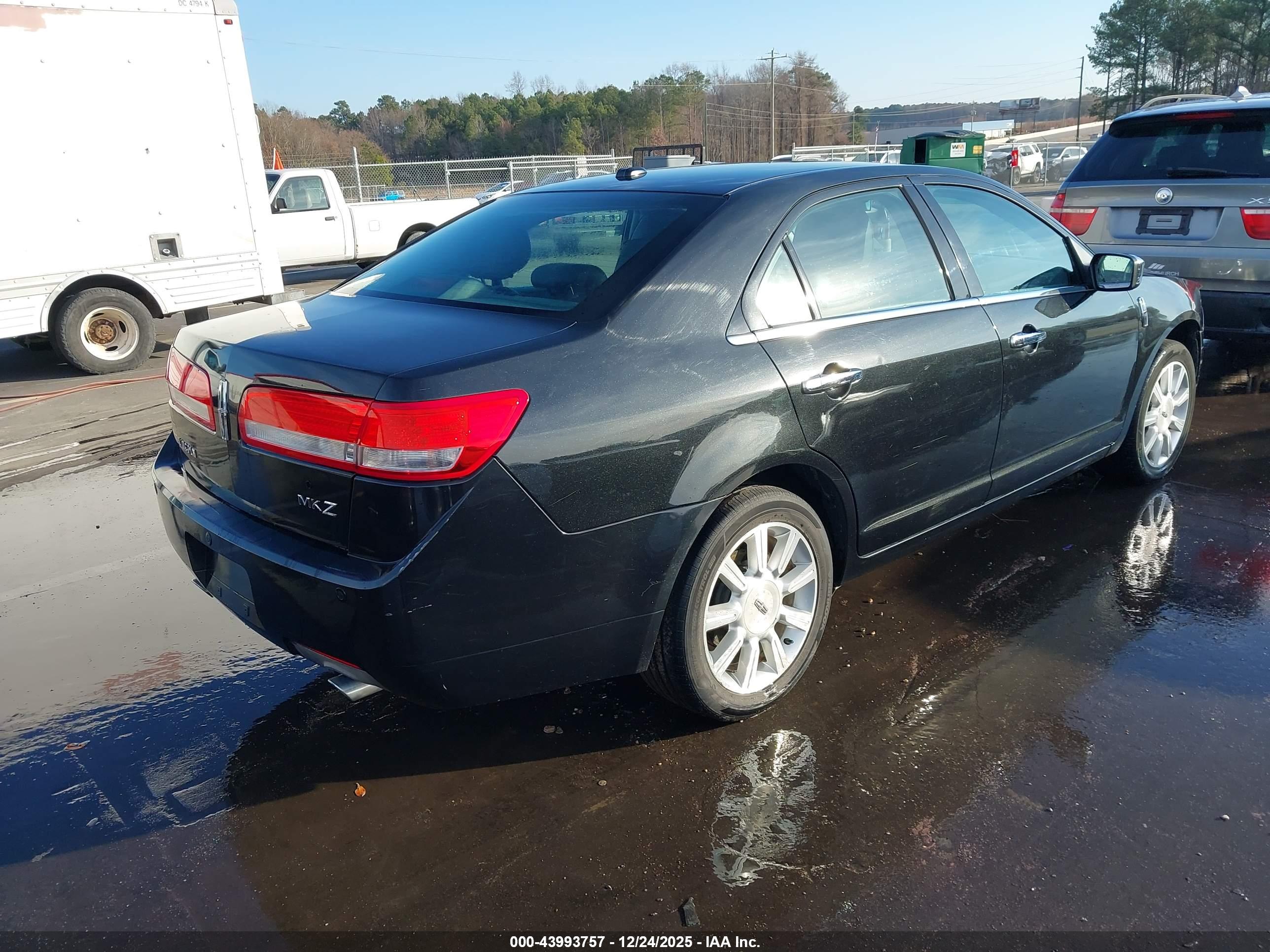 LINCOLN MKZ image 4