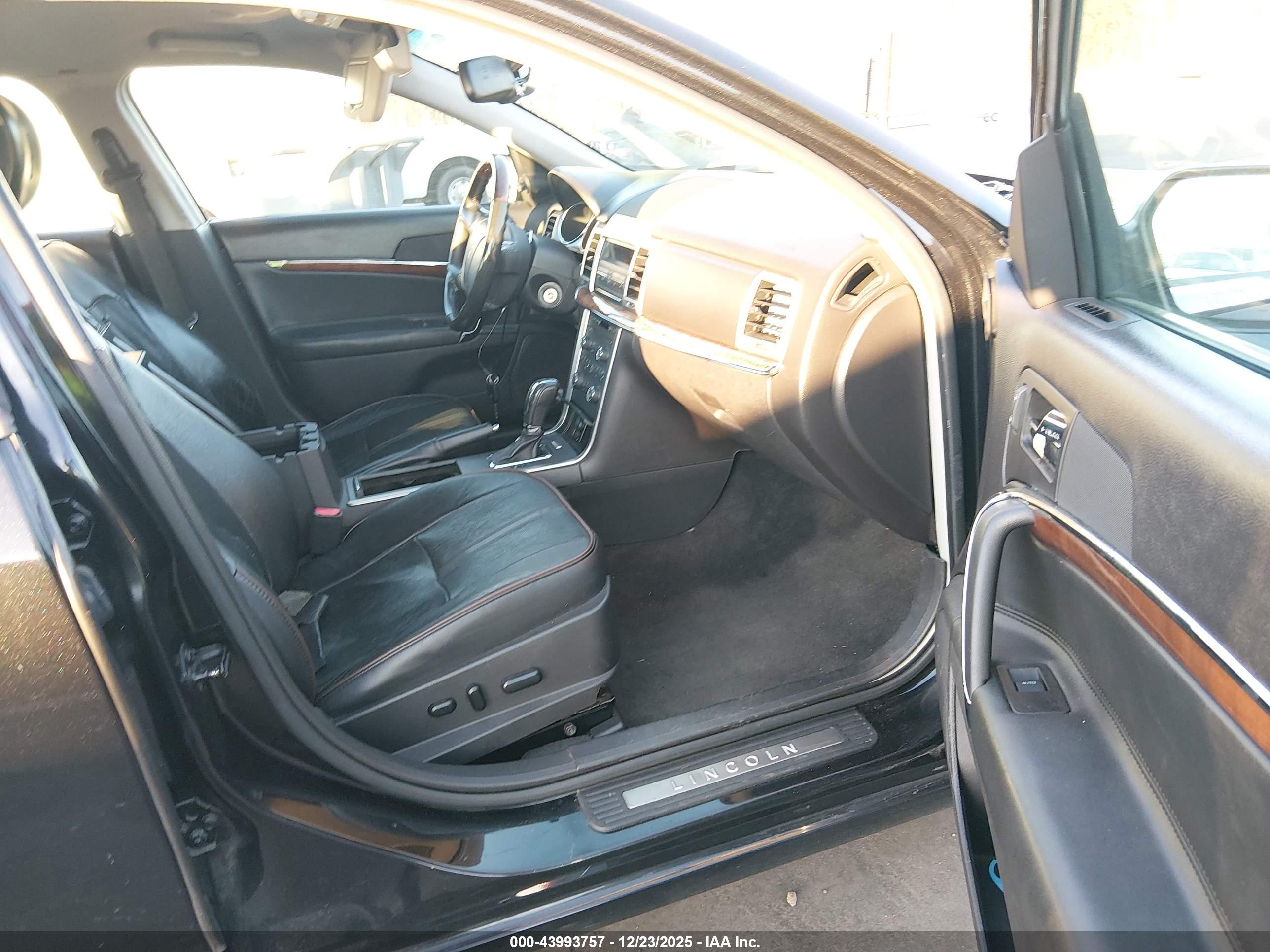 LINCOLN MKZ image 5