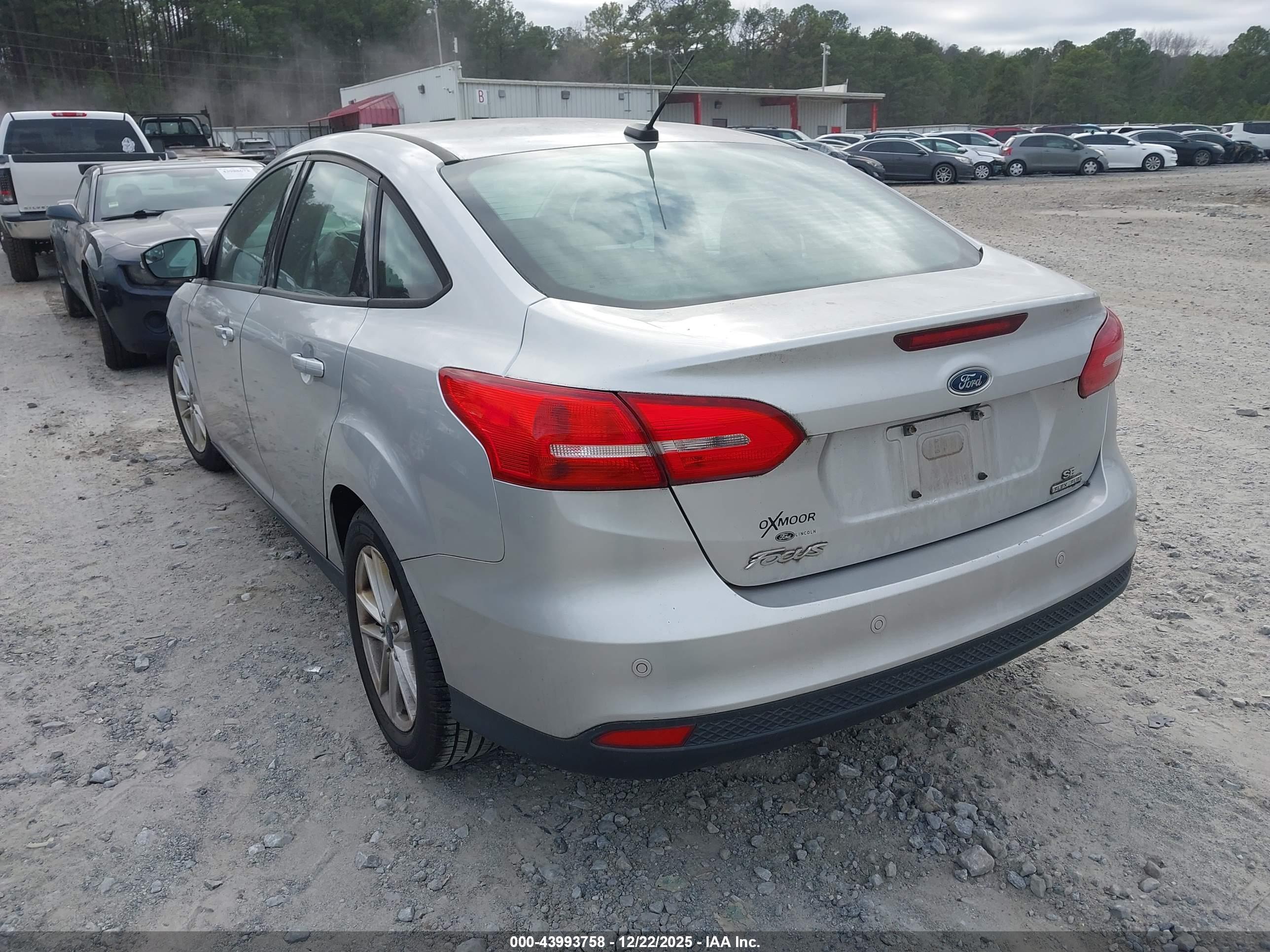 FORD FOCUS image 3