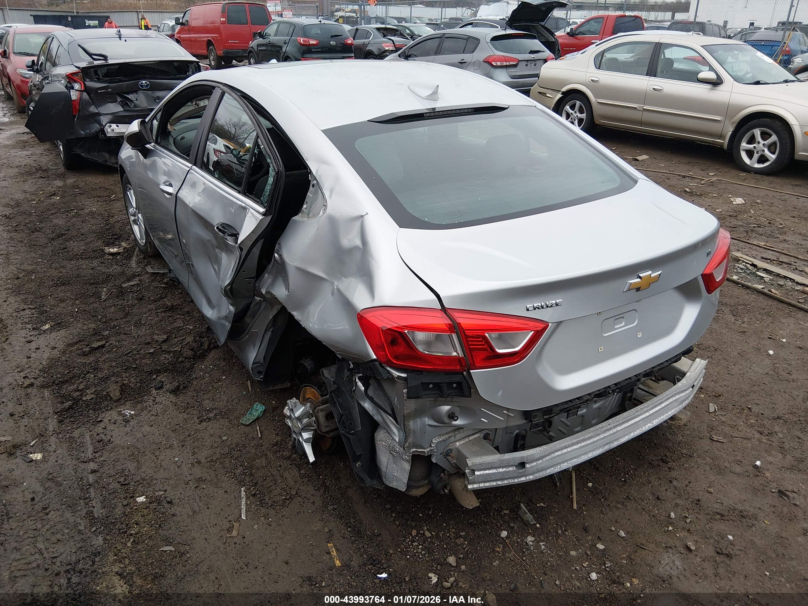 CHEVROLET CRUZE image 3