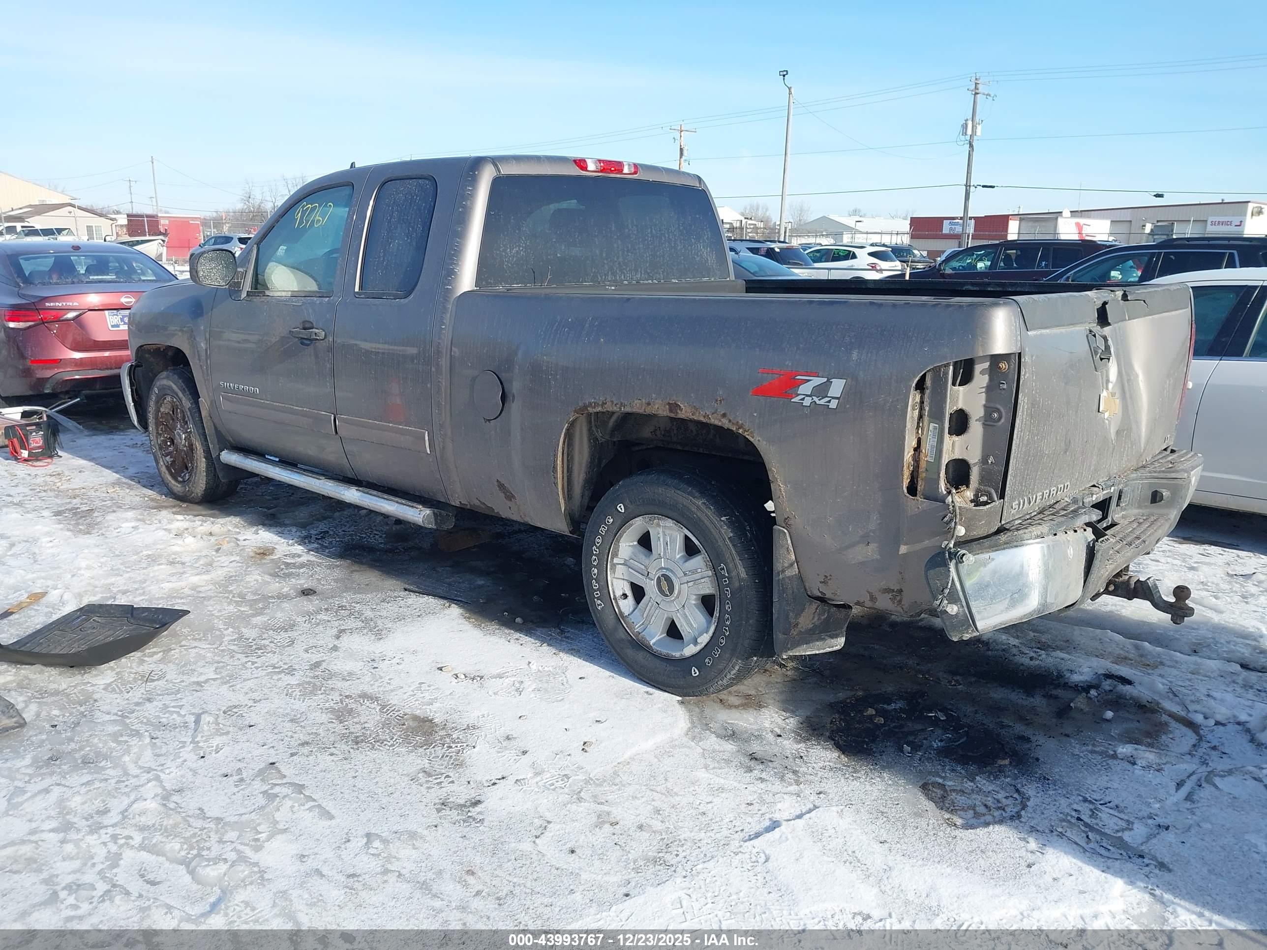 CHEVROLET SILVERADO image 3