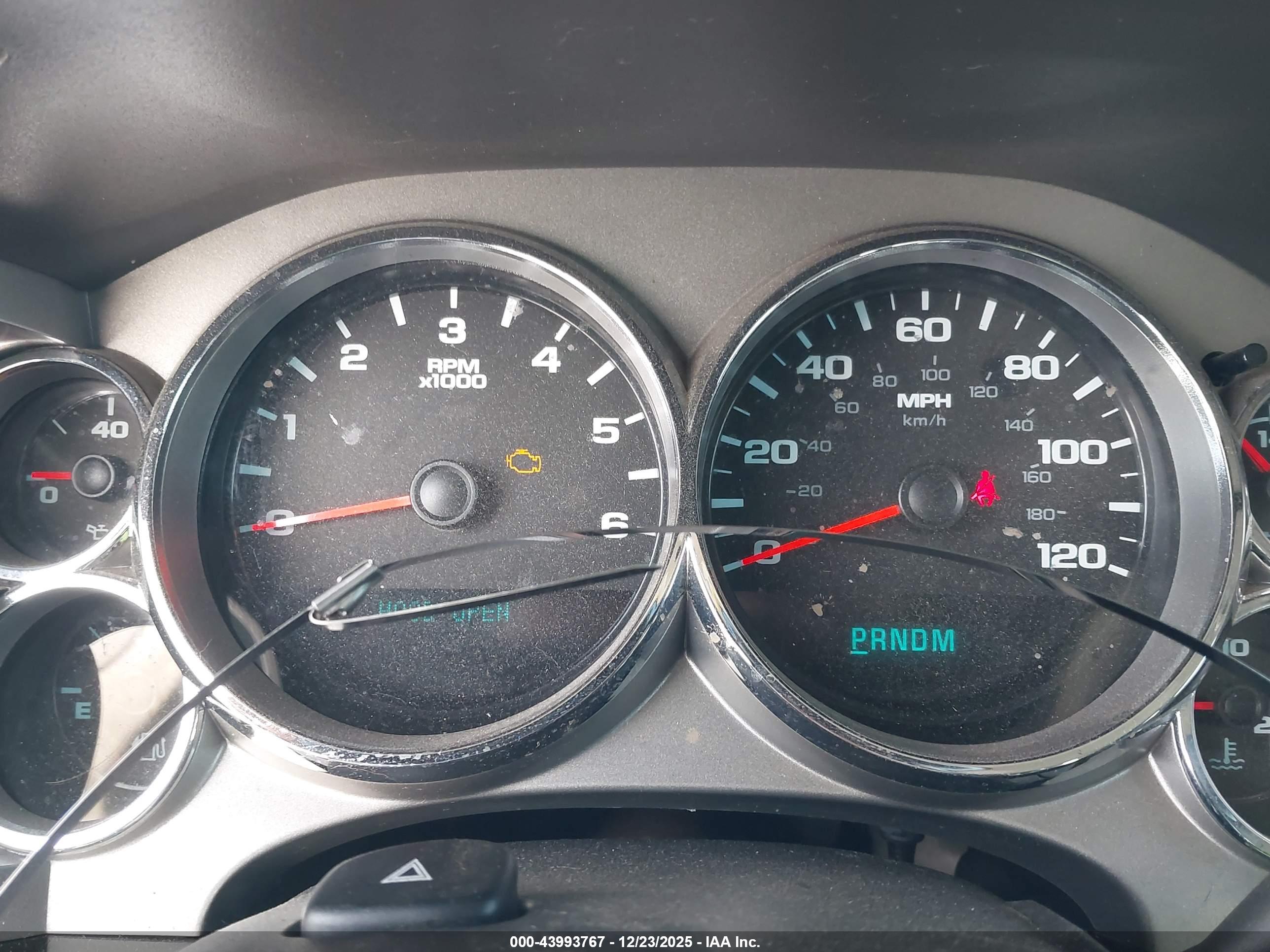 CHEVROLET SILVERADO image 7