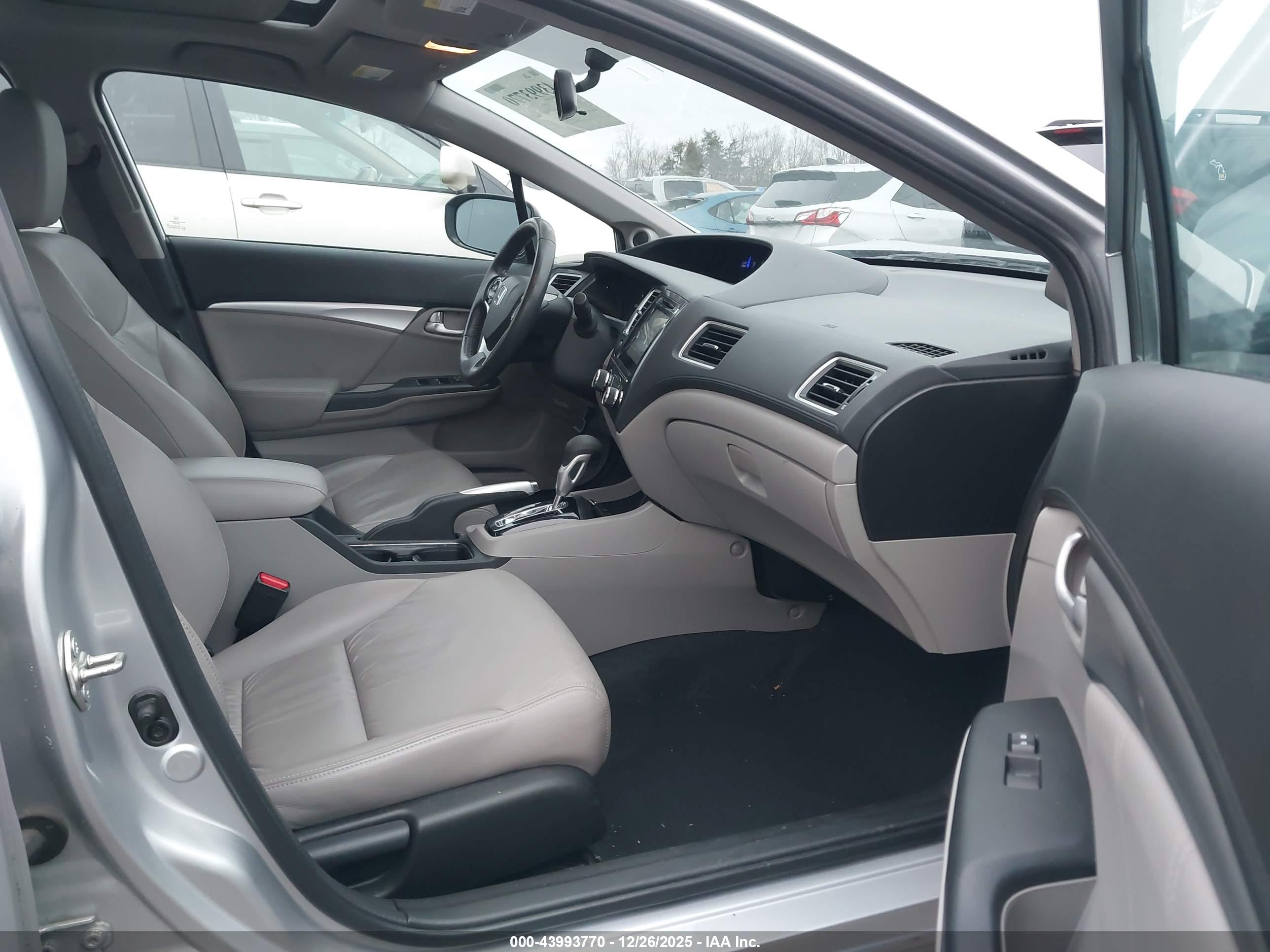 HONDA CIVIC image 5
