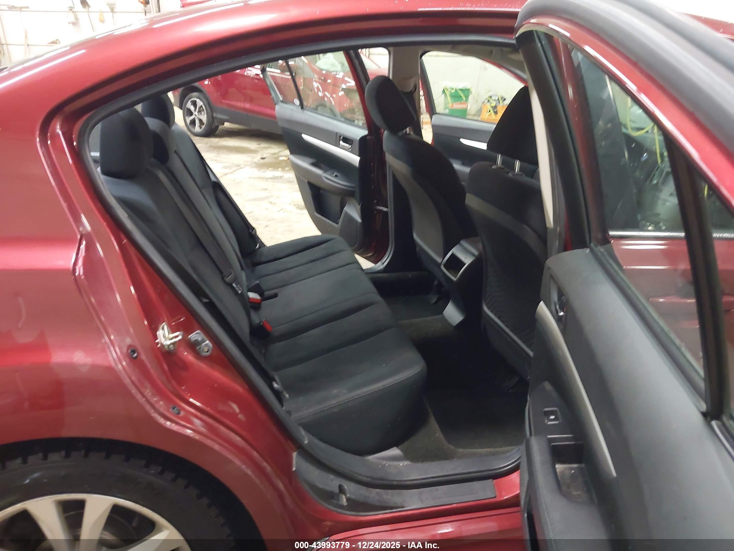 SUBARU LEGACY image 8