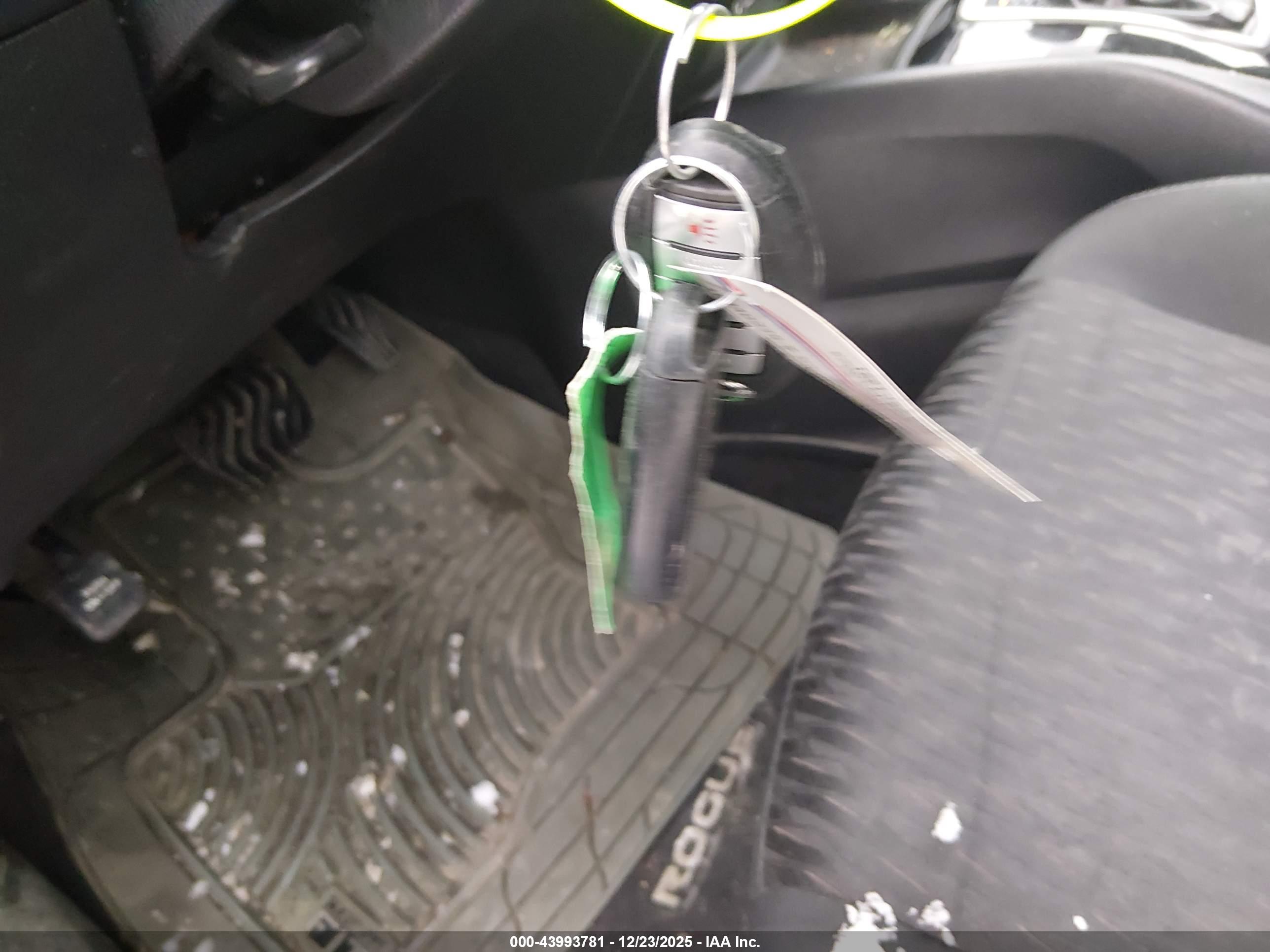NISSAN ROGUE image 11
