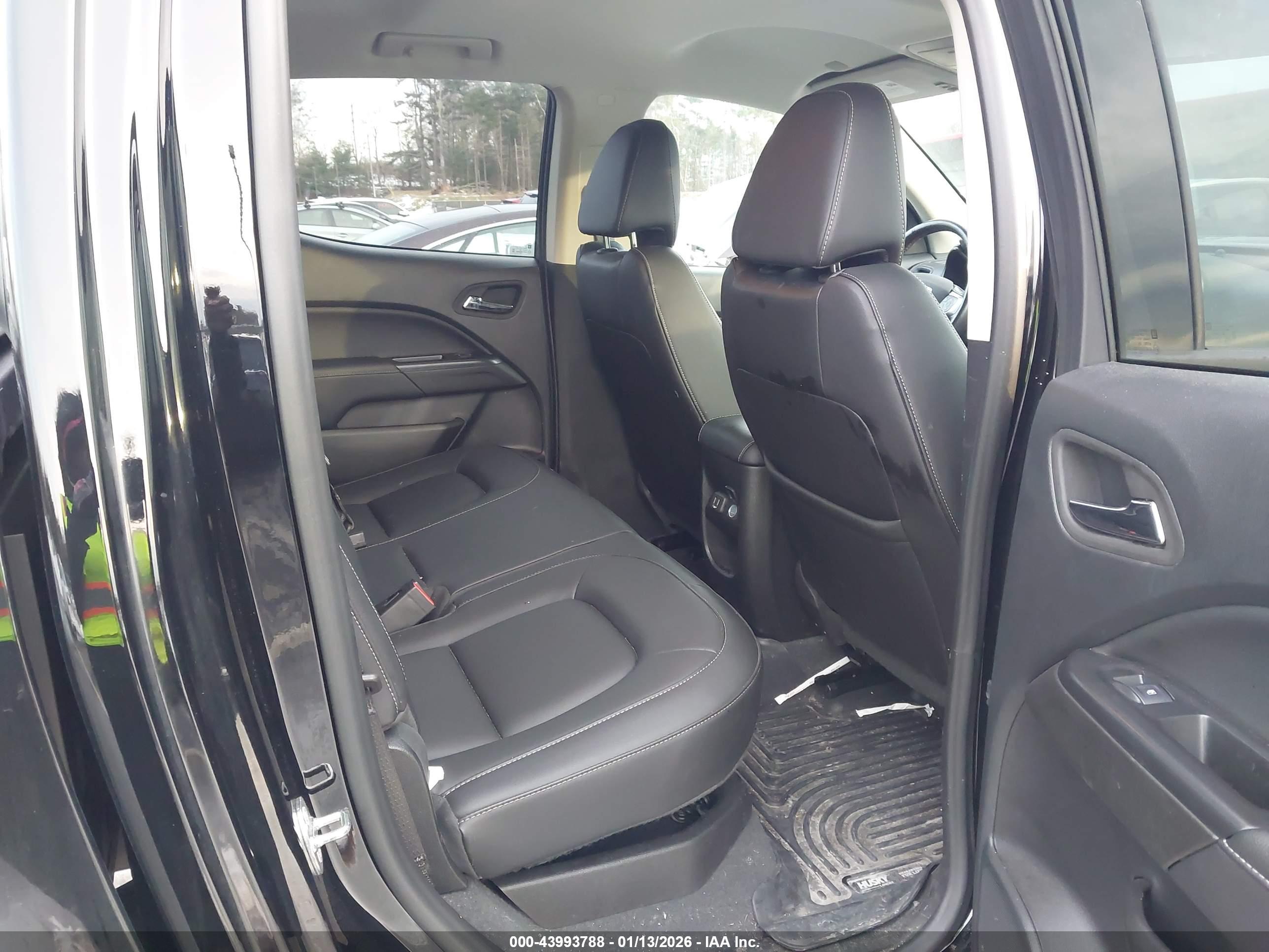 GMC CANYON image 8