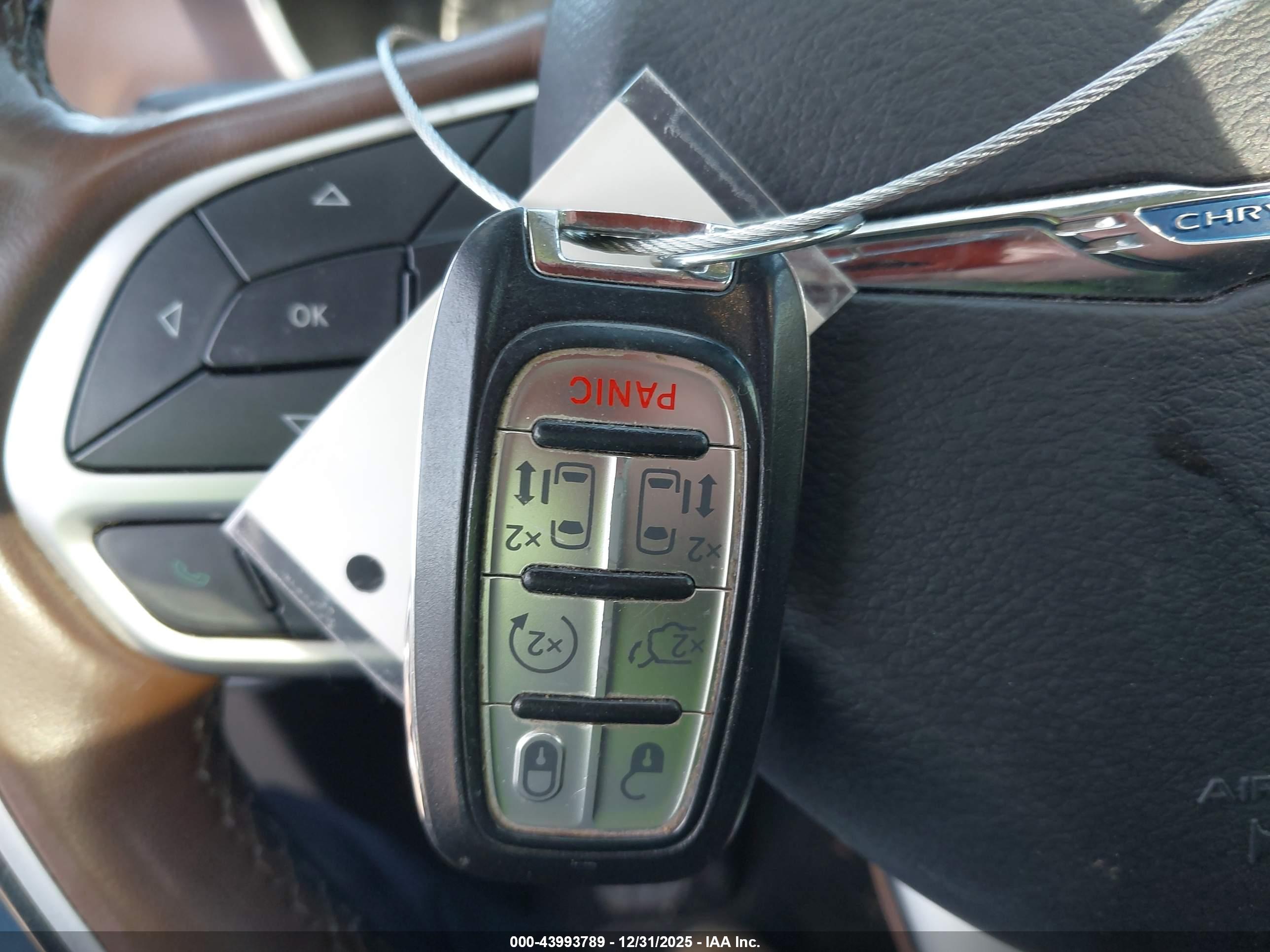 CHRYSLER PACIFICA image 11