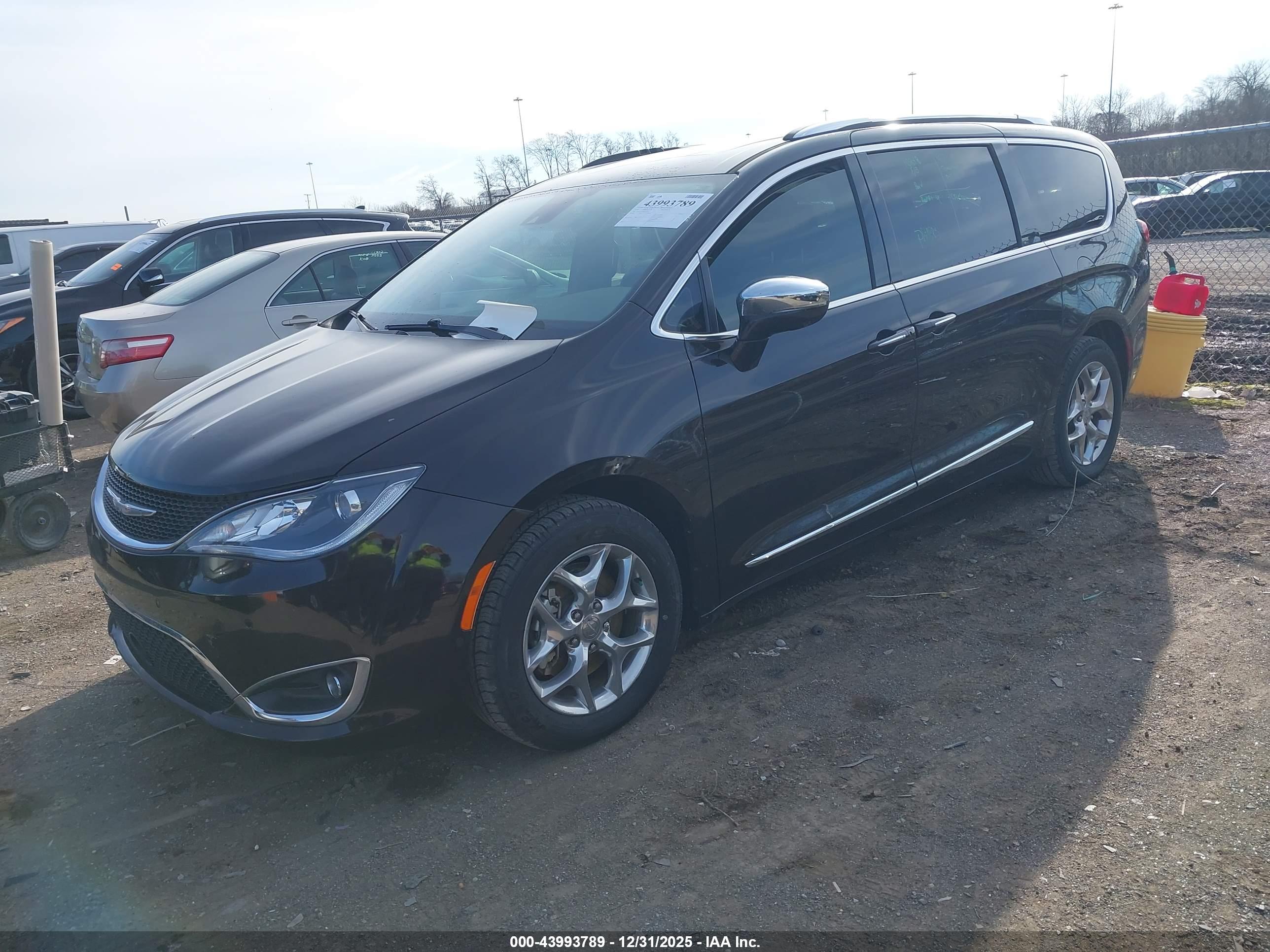 CHRYSLER PACIFICA image 2