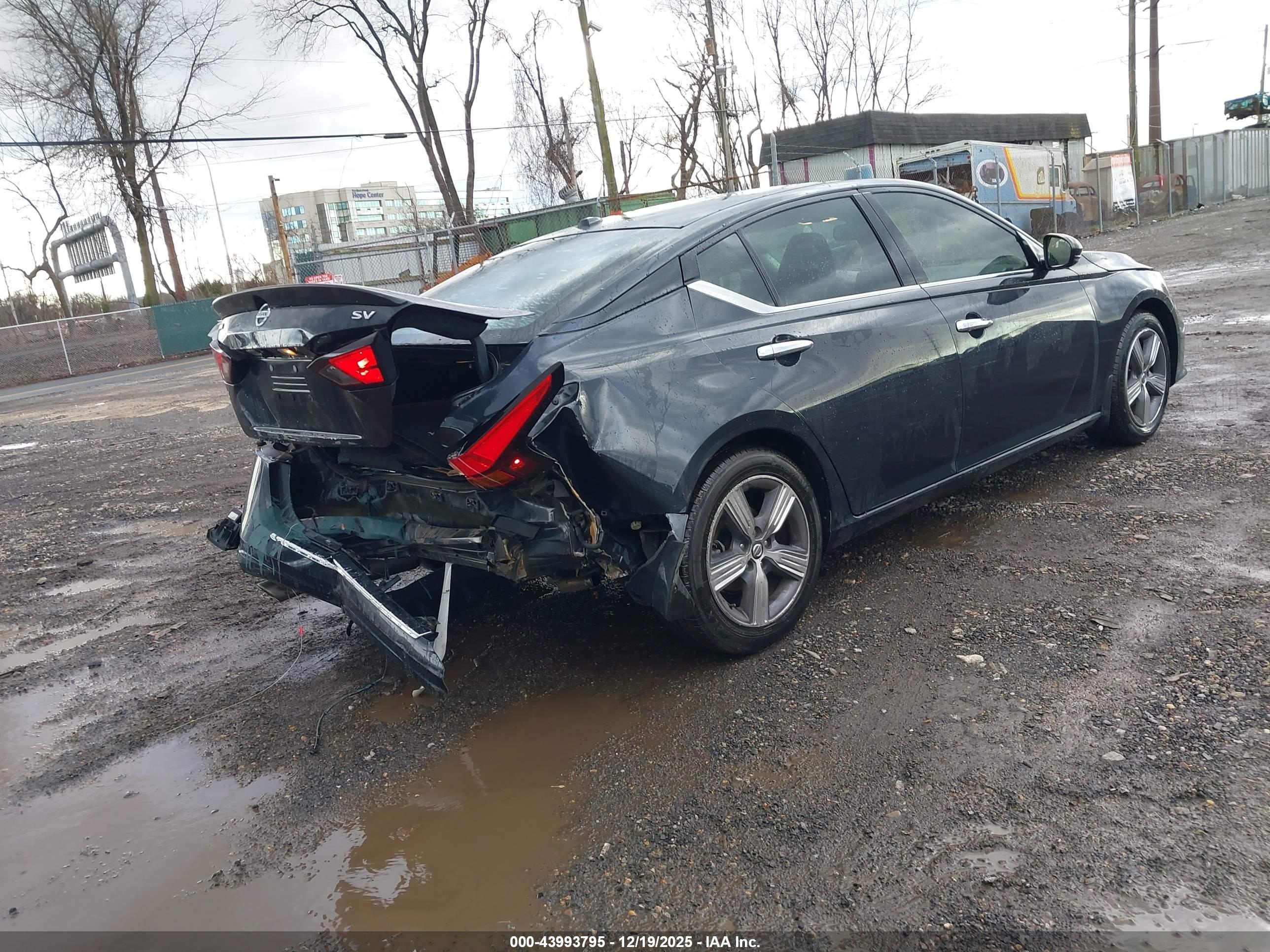 NISSAN ALTIMA image 4
