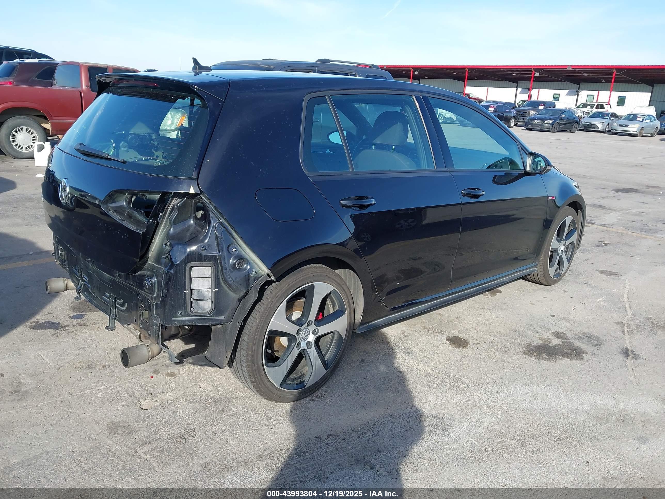 VOLKSWAGEN GOLF image 4