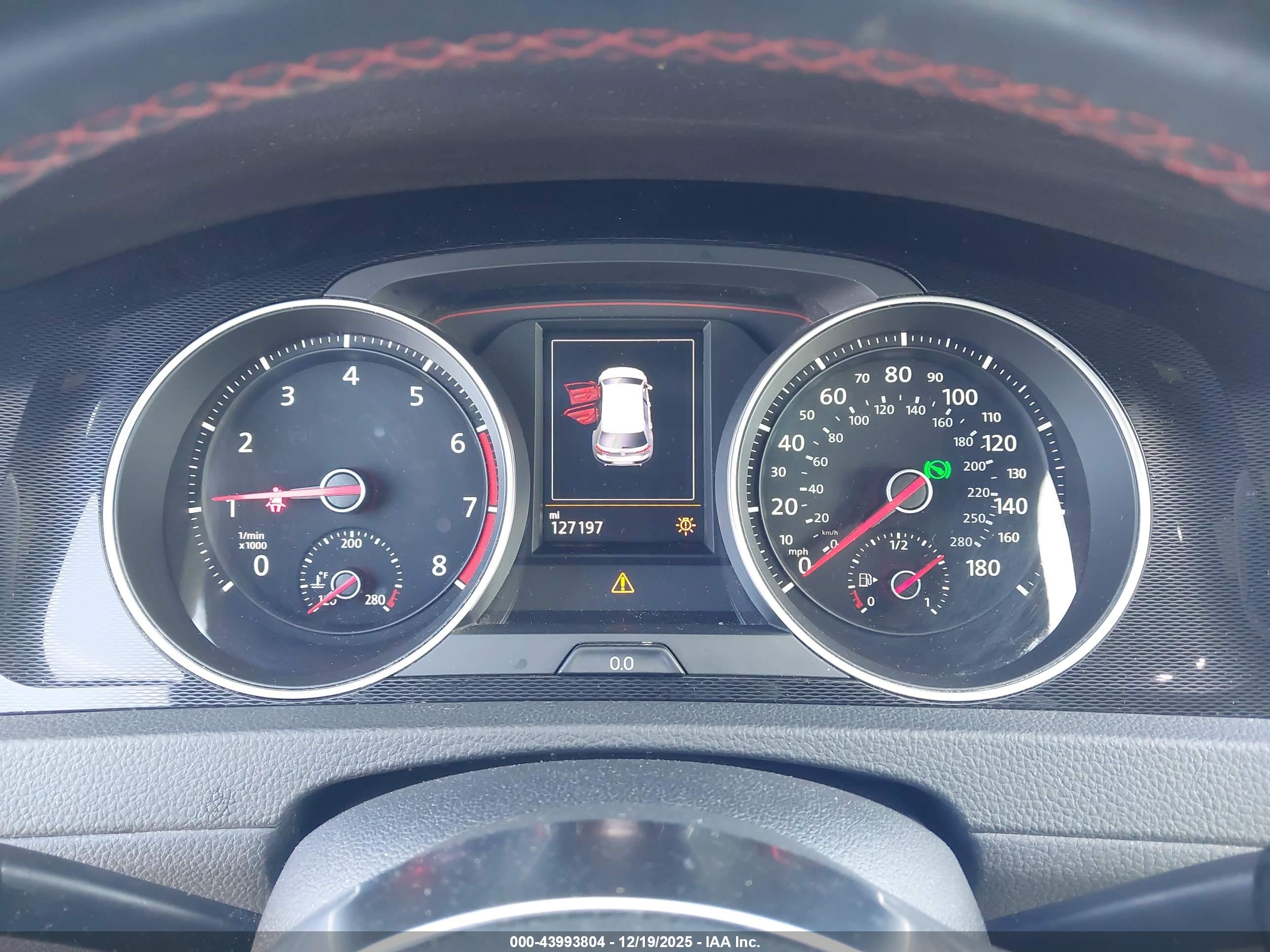 VOLKSWAGEN GOLF image 7
