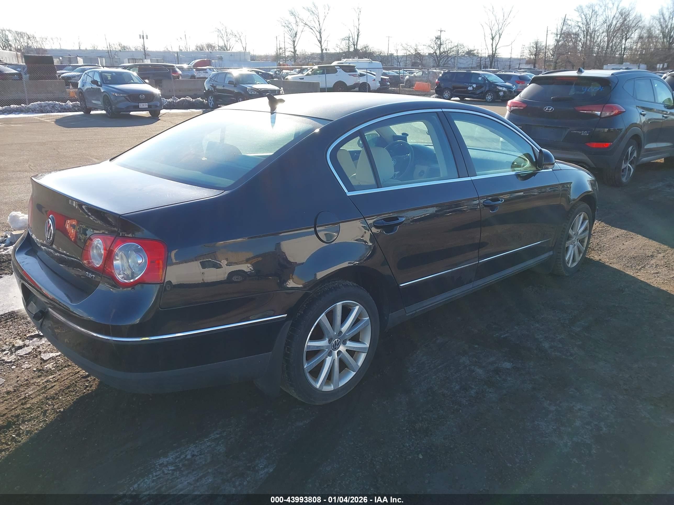 VOLKSWAGEN PASSAT image 4