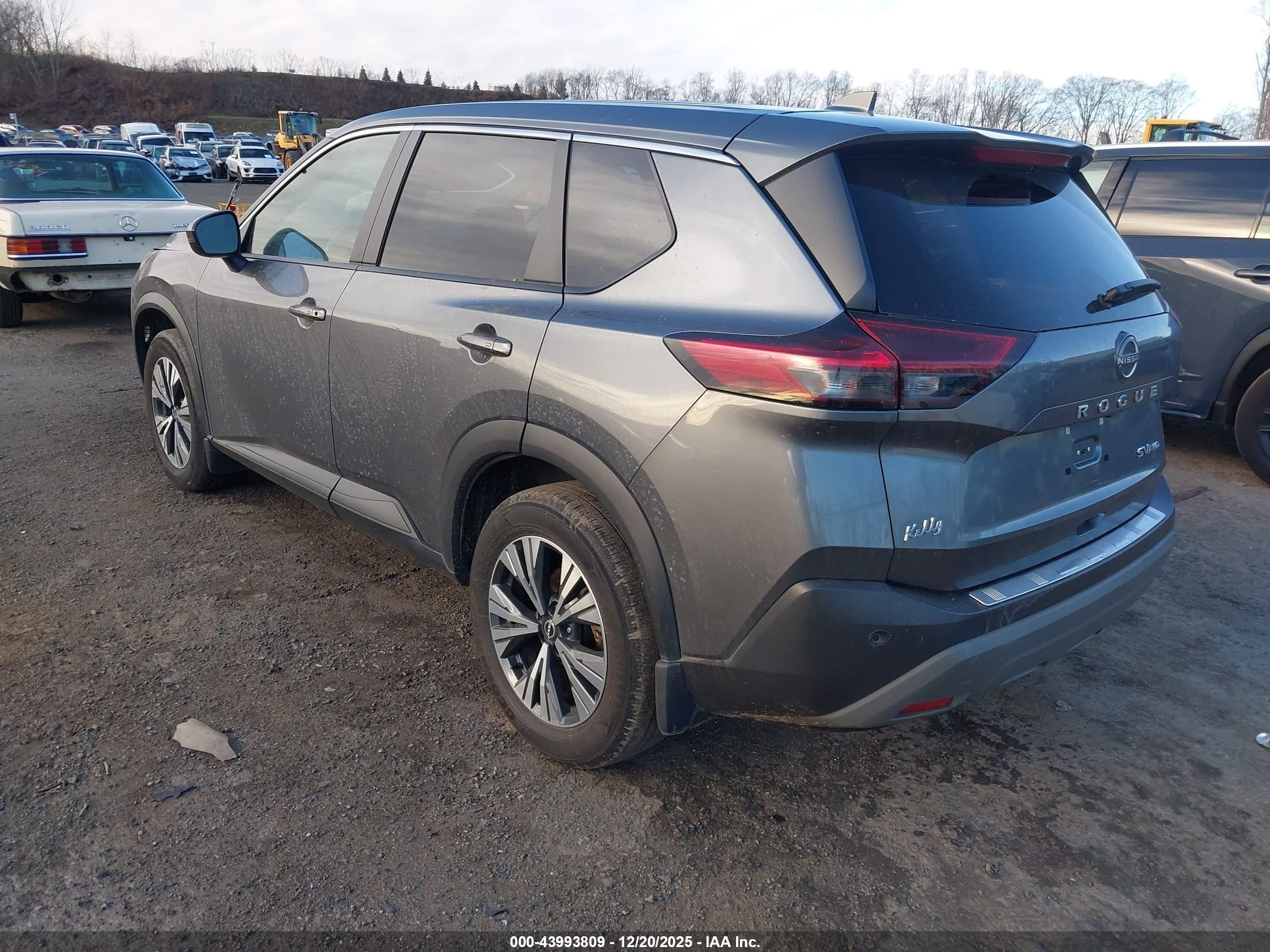 NISSAN ROGUE image 3