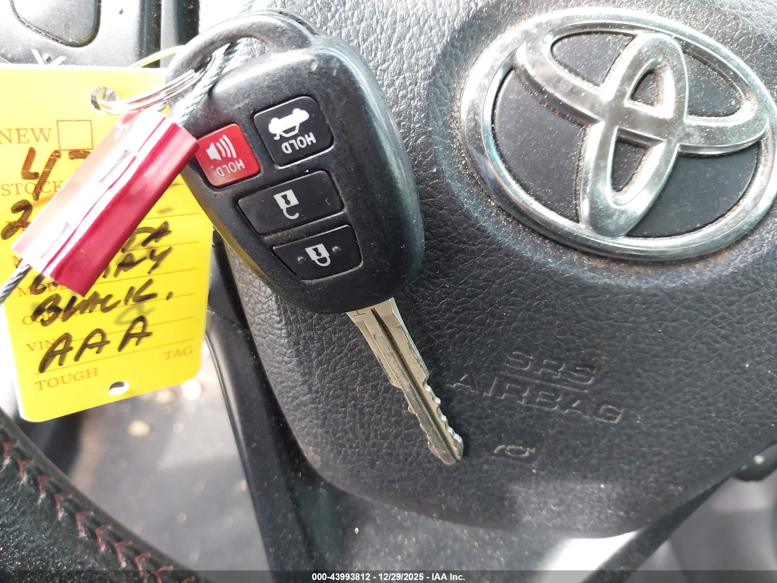TOYOTA CAMRY image 11