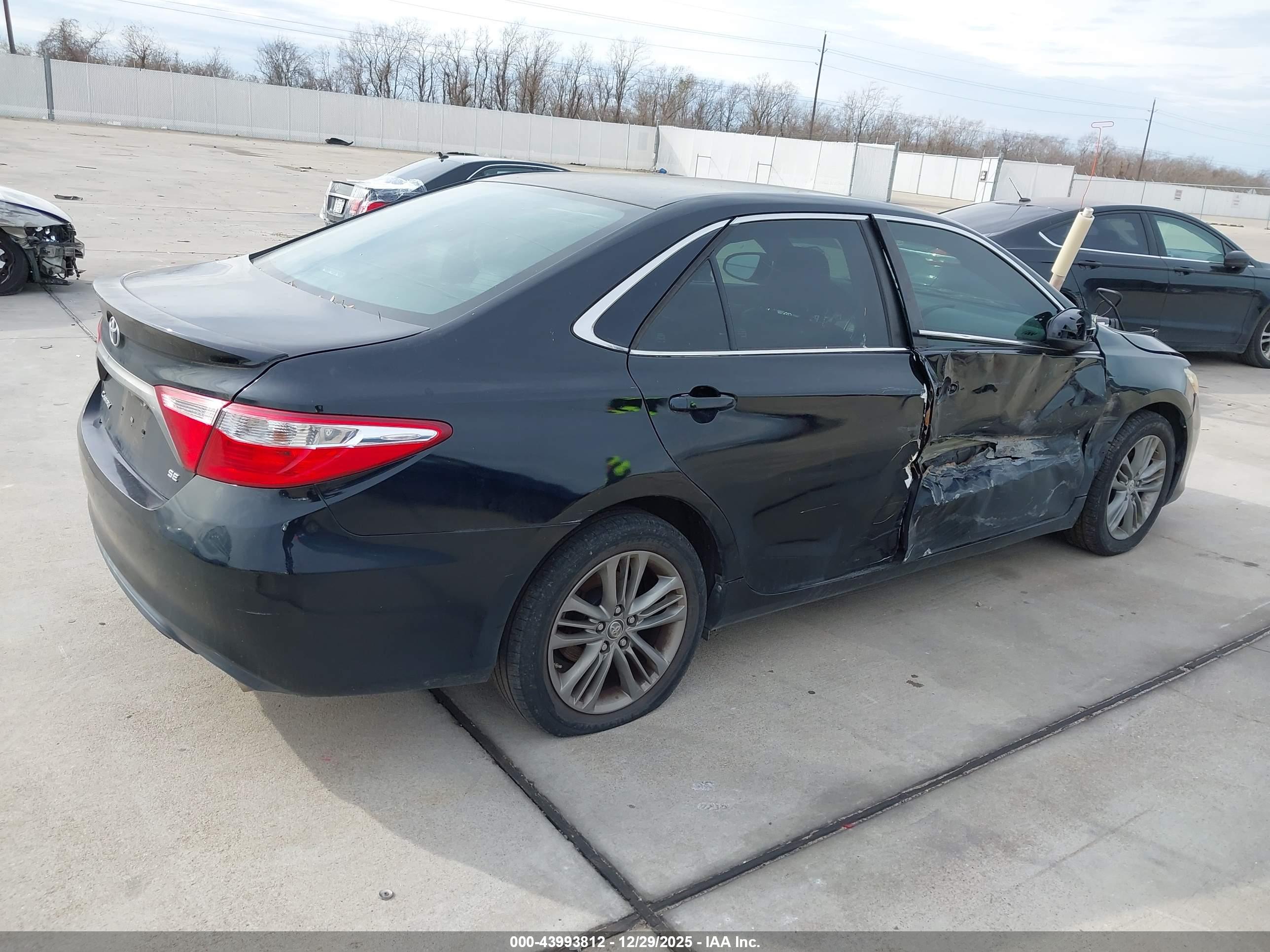 TOYOTA CAMRY image 4