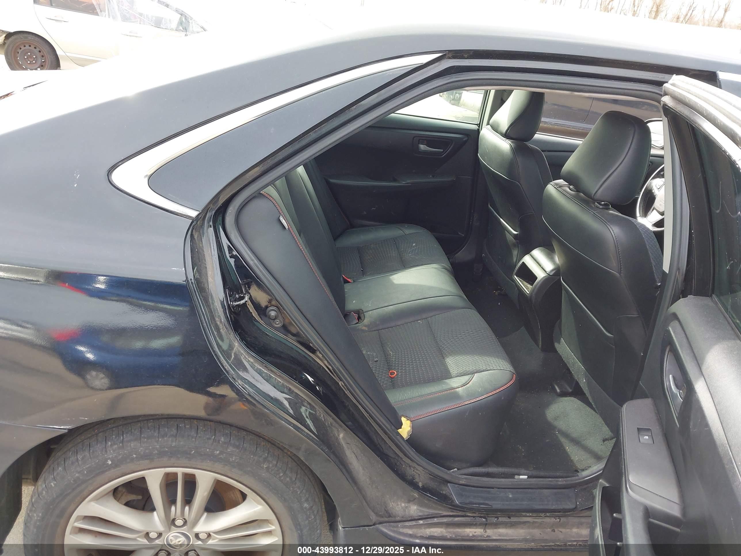 TOYOTA CAMRY image 5