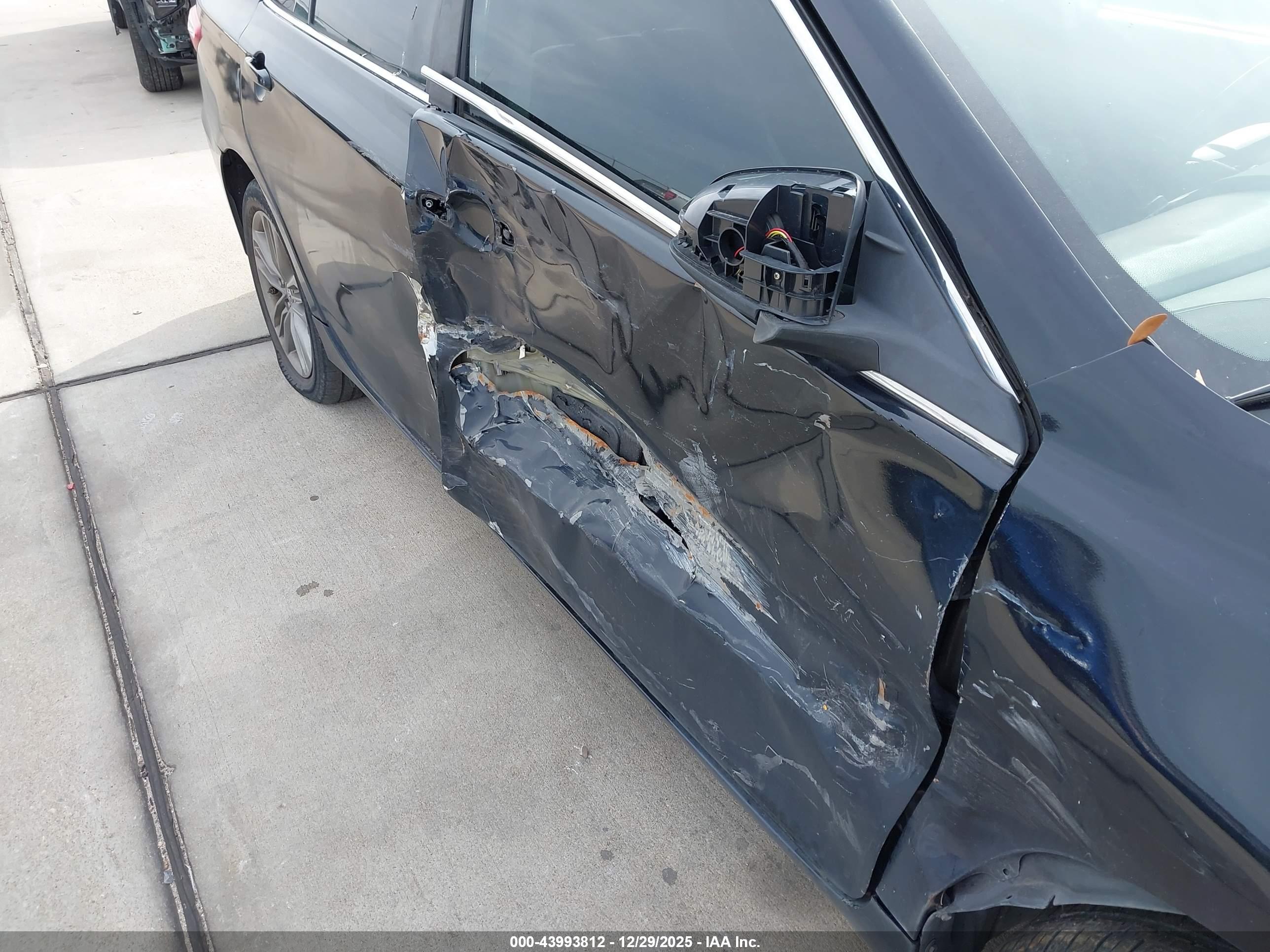 TOYOTA CAMRY image 6