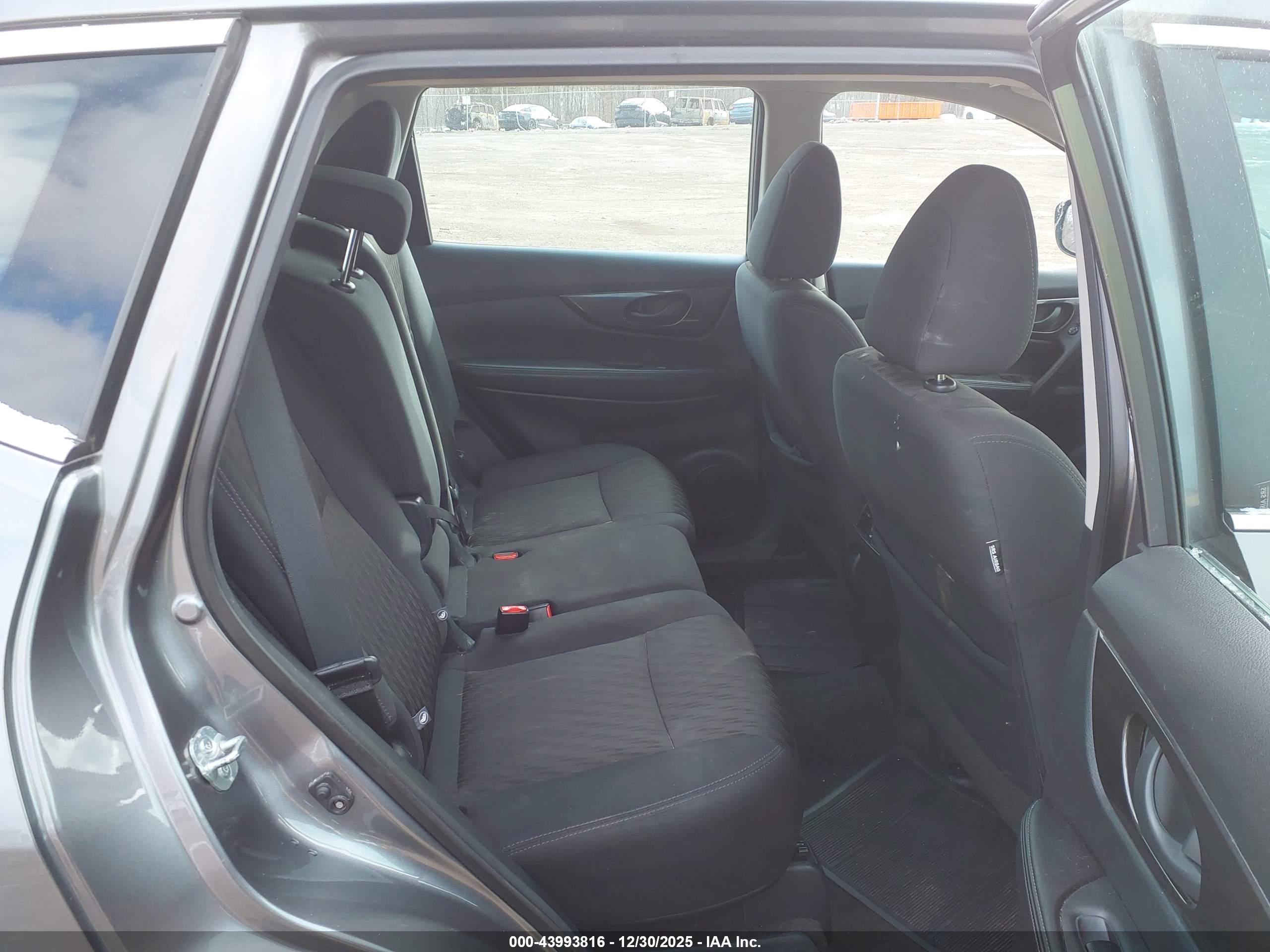 NISSAN ROGUE image 8