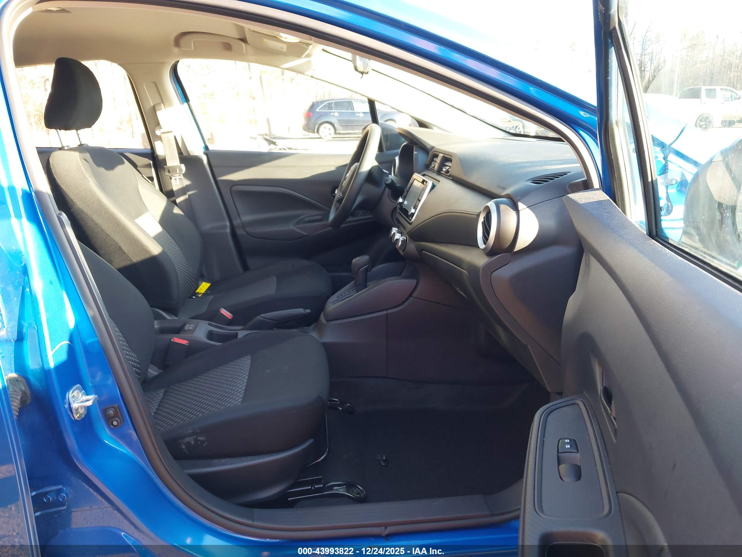 NISSAN VERSA image 5