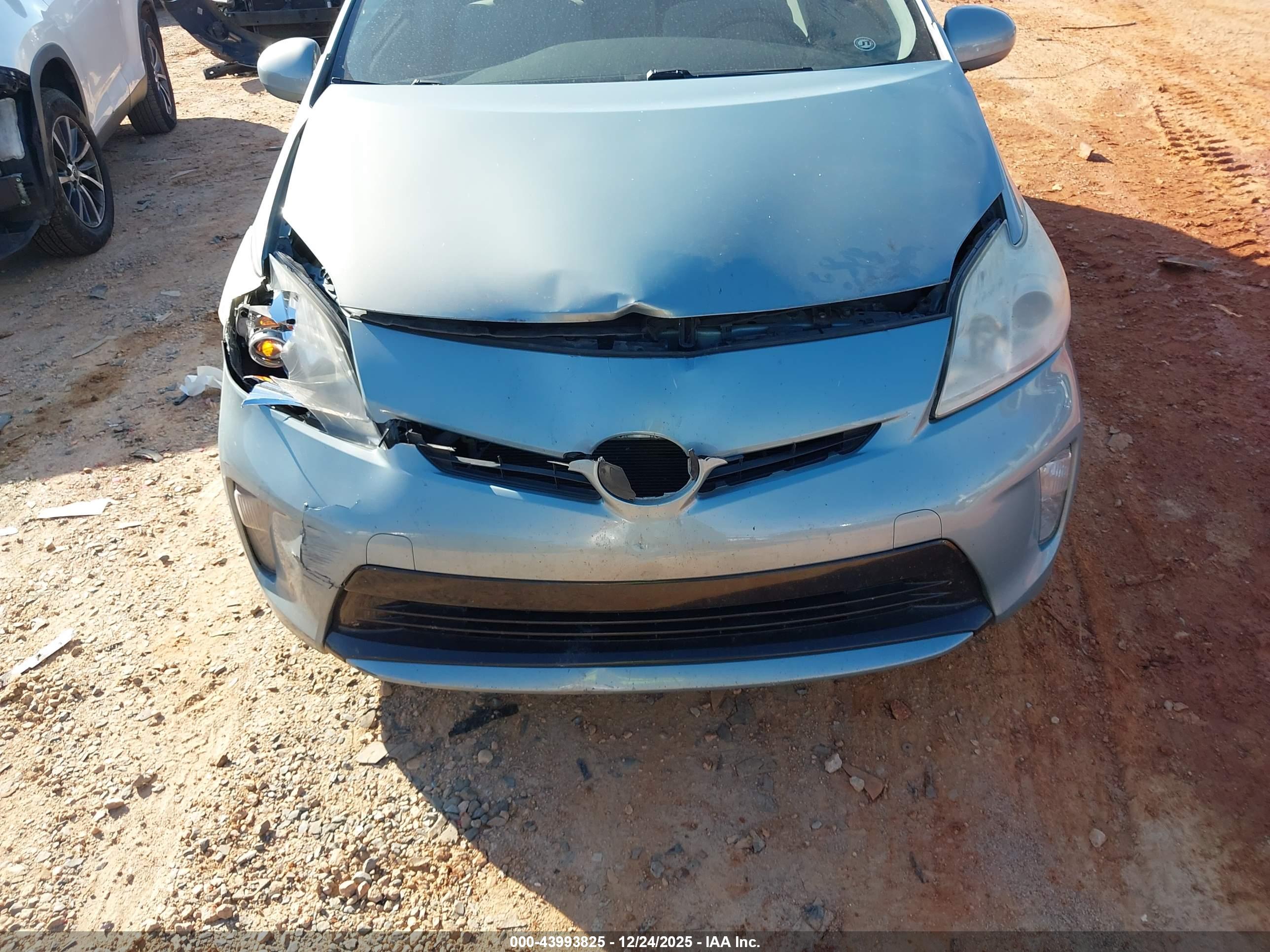 TOYOTA PRIUS image 6