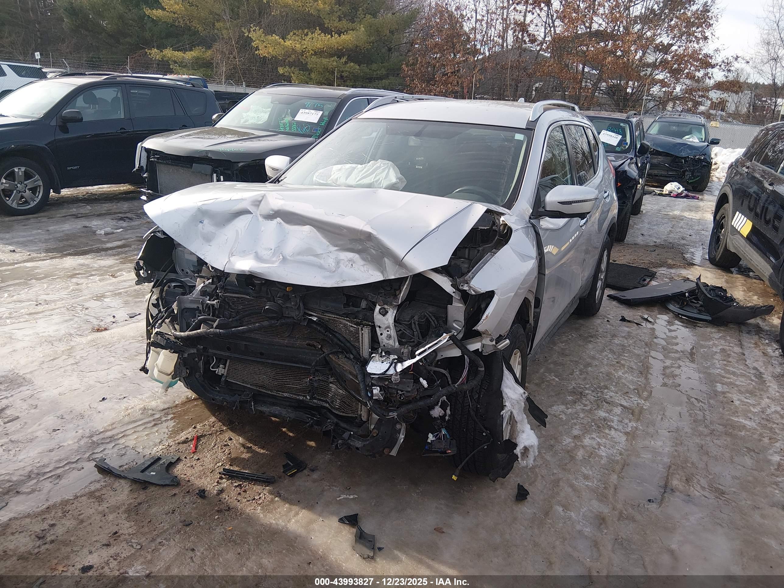 NISSAN ROGUE image 2