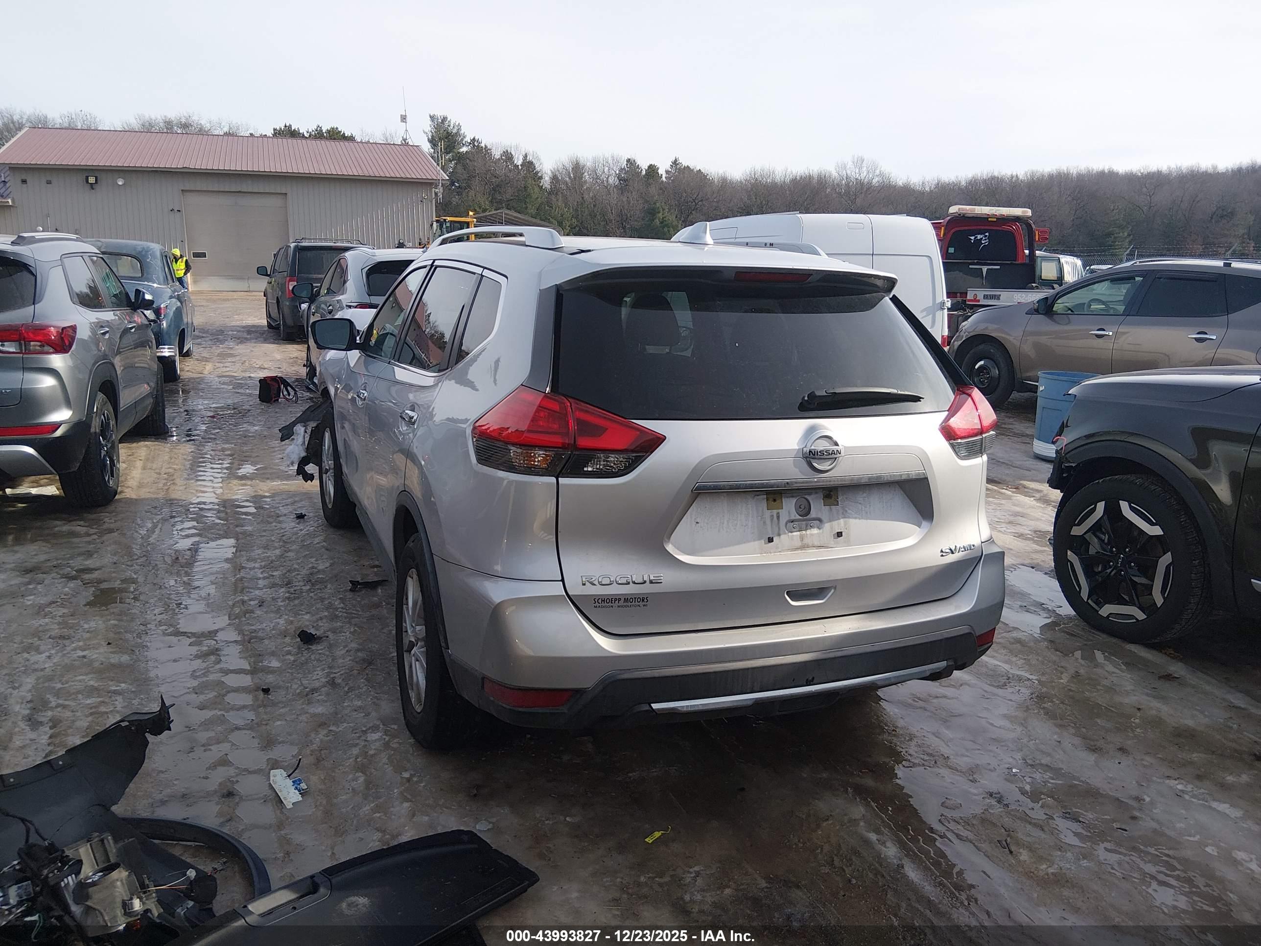 NISSAN ROGUE image 3