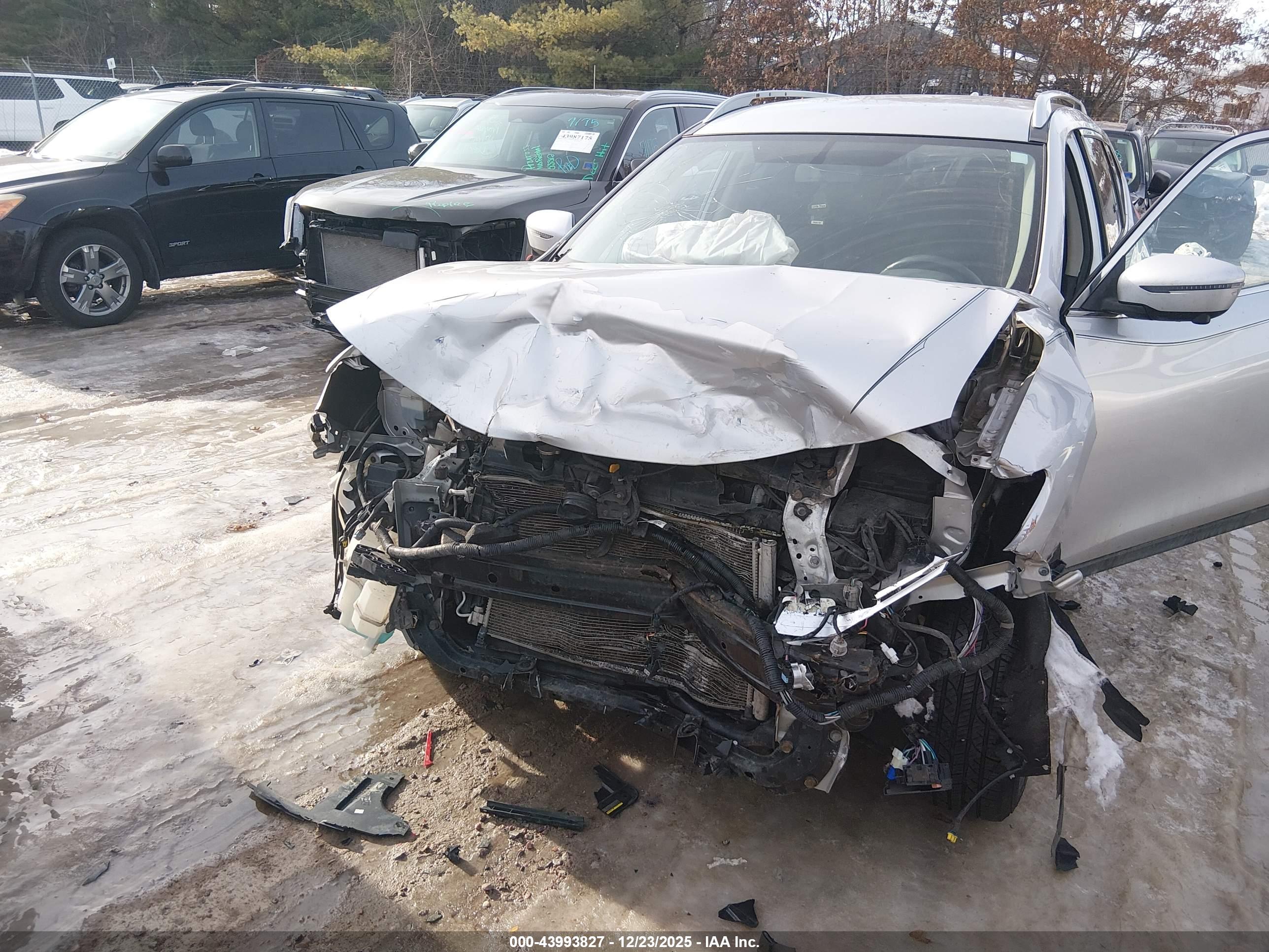 NISSAN ROGUE image 6
