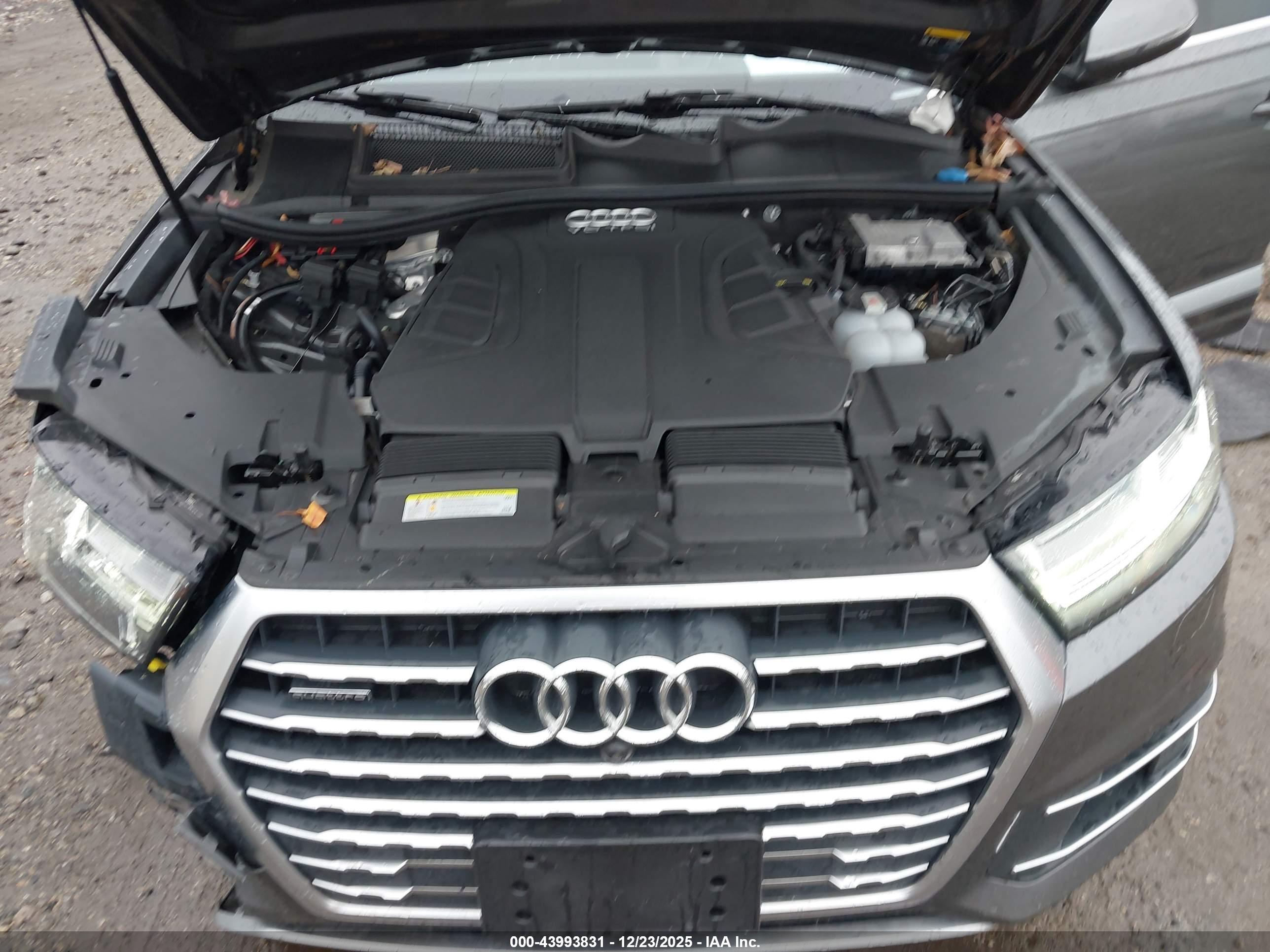 AUDI Q7 image 10