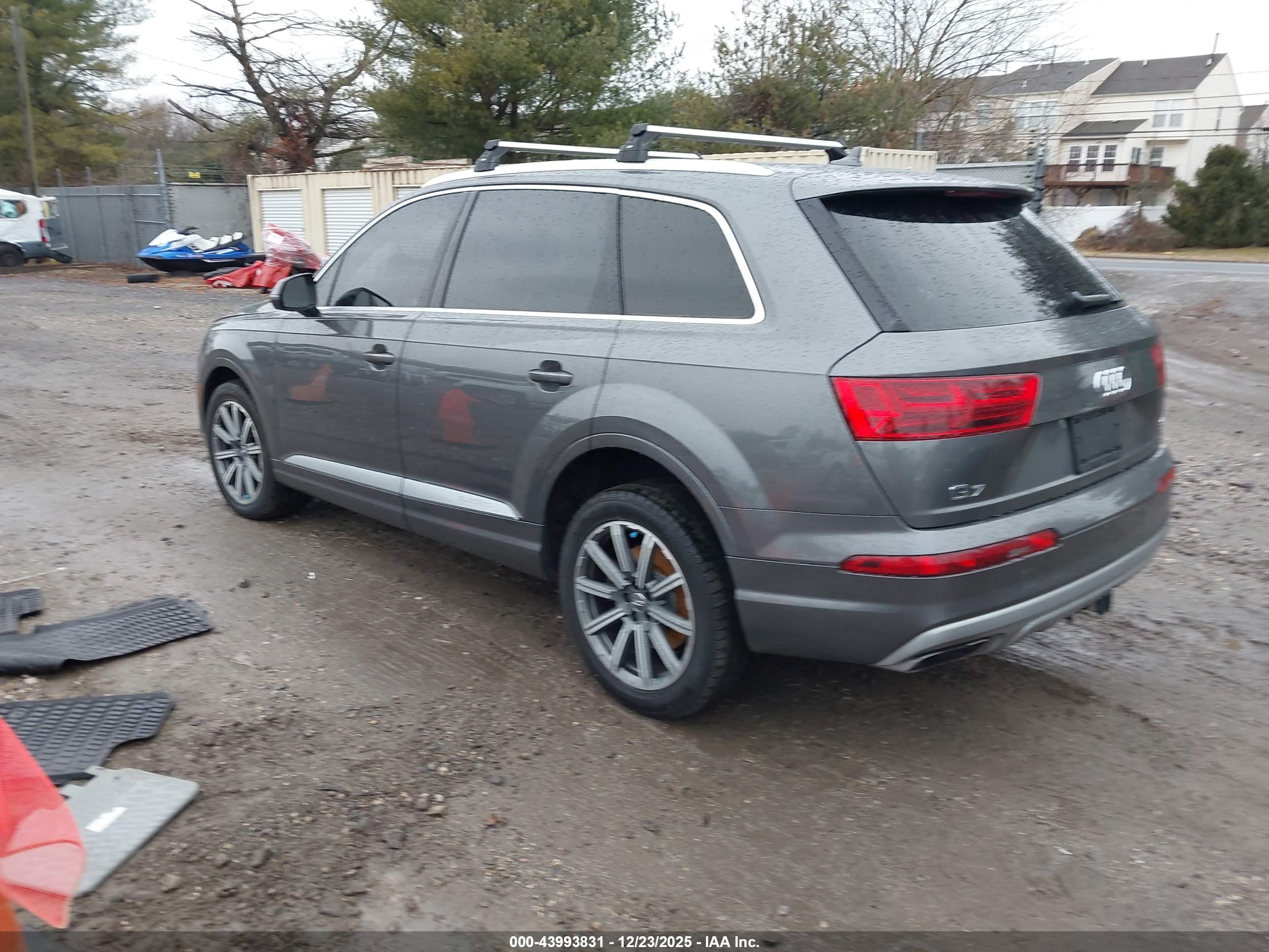 AUDI Q7 image 3