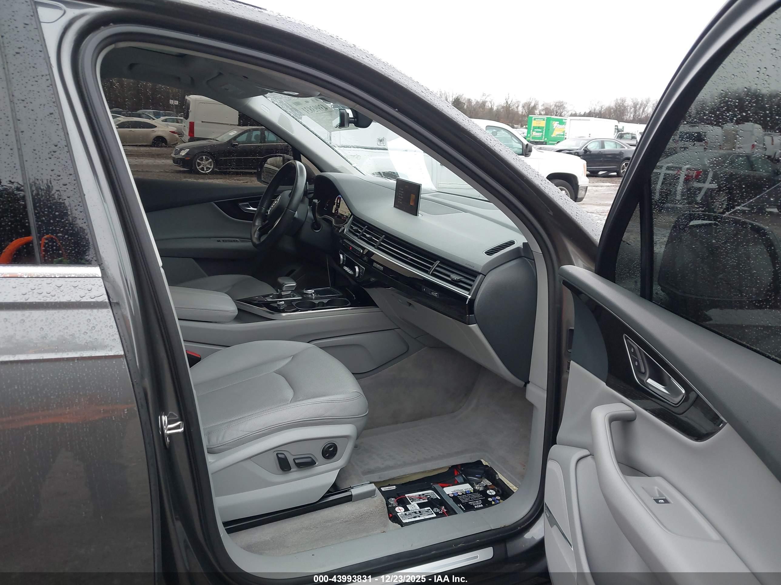 AUDI Q7 image 5