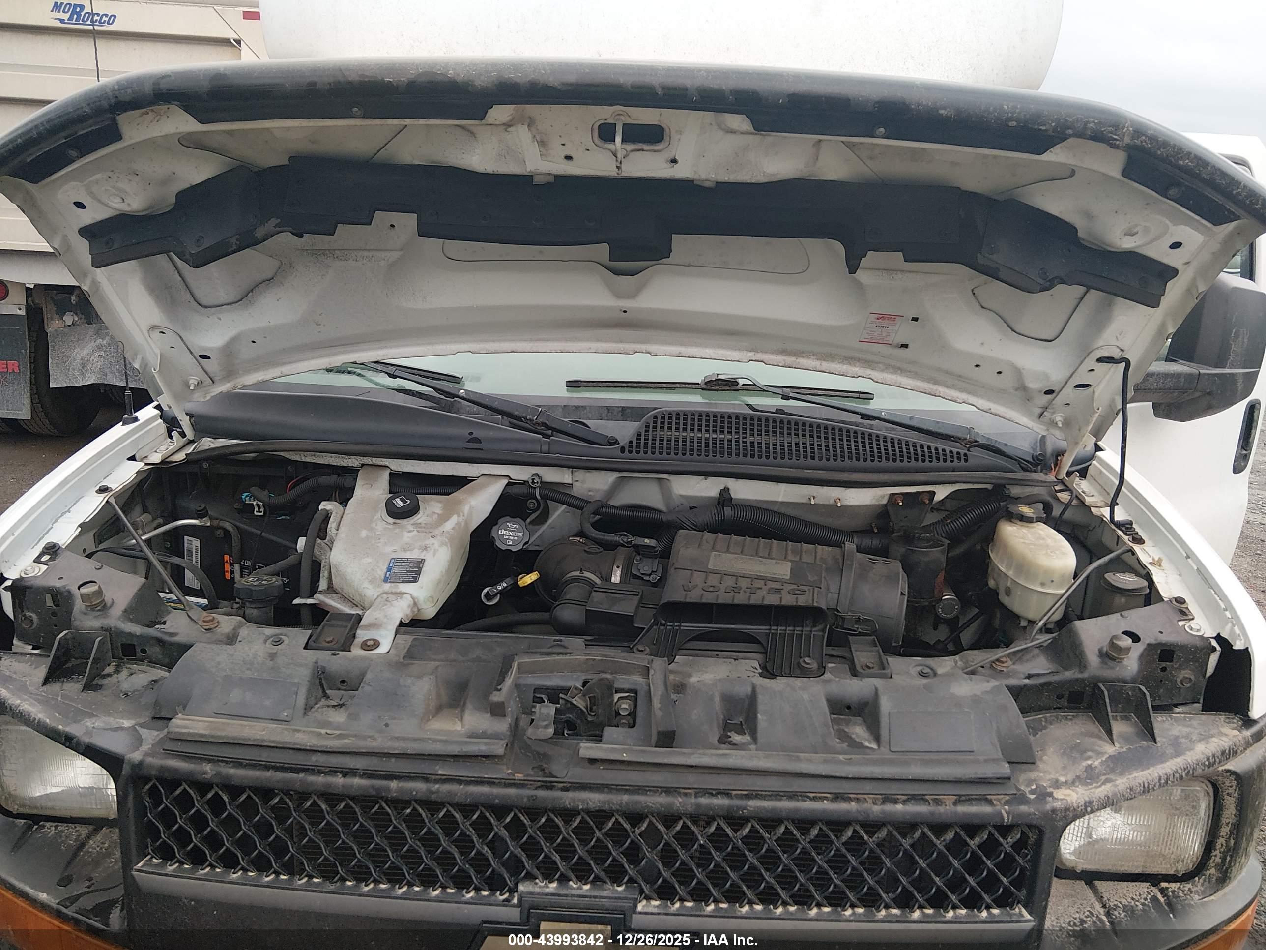 CHEVROLET EXPRESS image 10